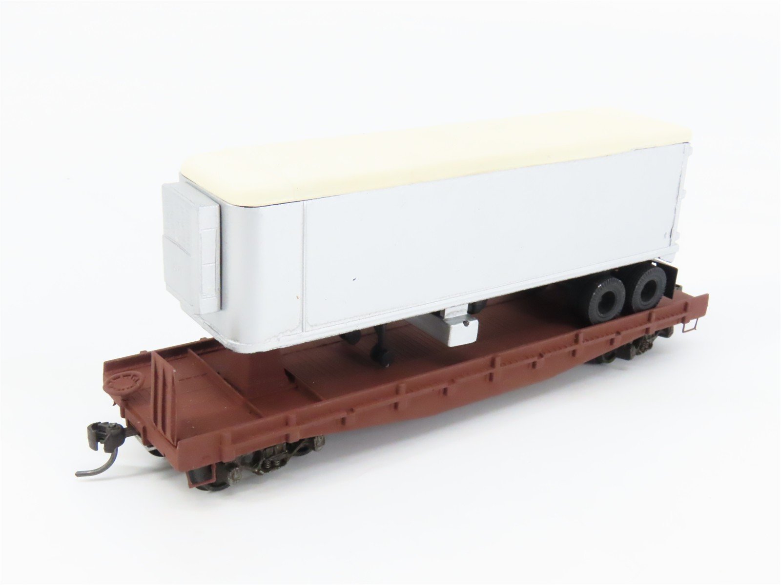 HO Scale Ulrich 931-1701 Undecorated Flatcar w/Trailer Built-up Kit