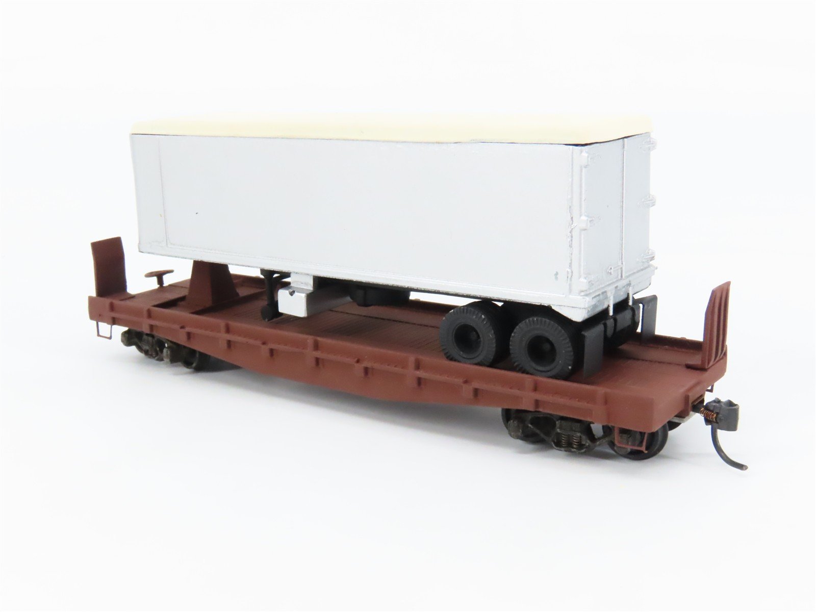 HO Scale Ulrich 931-1701 Undecorated Flatcar w/Trailer Built-up Kit