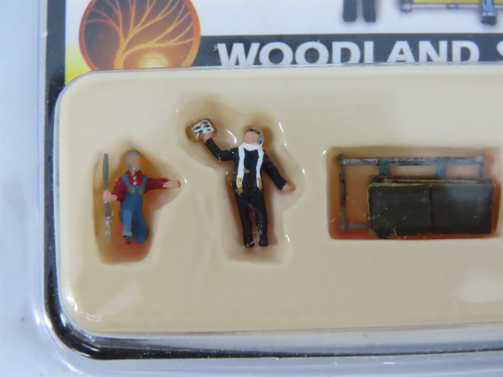 LOT of 5 N Scale Woodland Scenics Figure Packs: Police, Bystanders, Graveside +