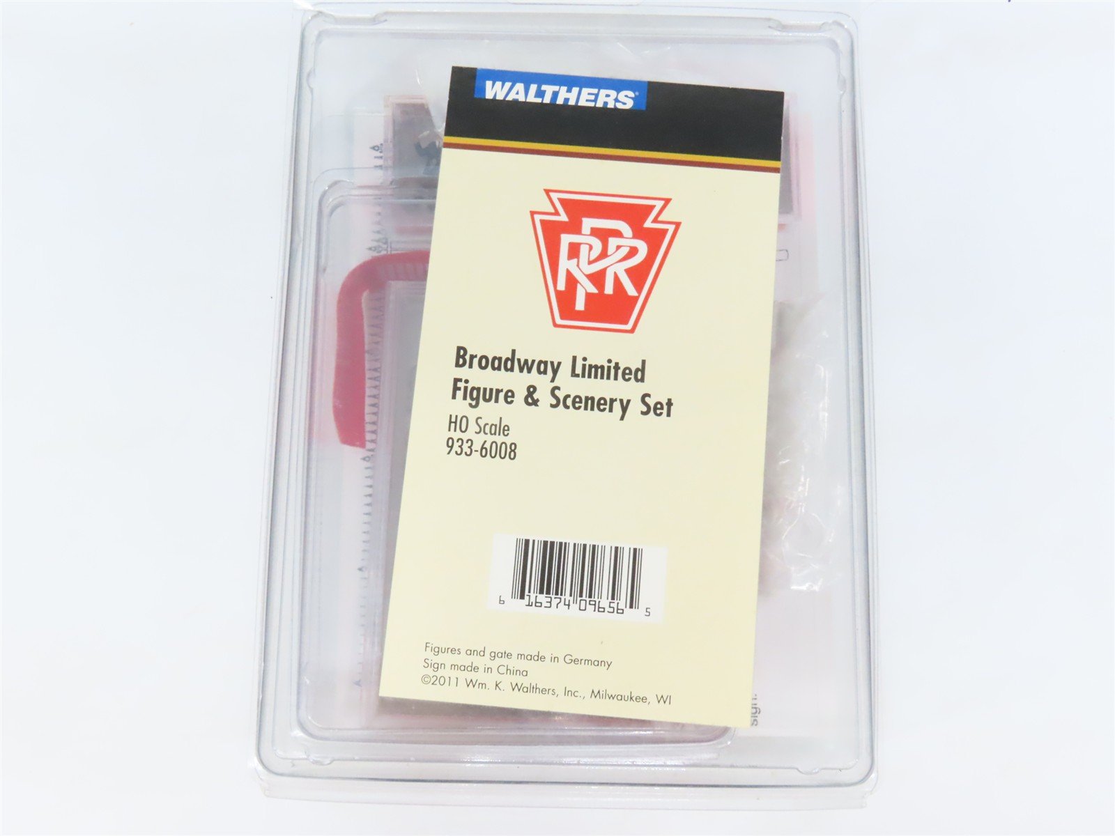 HO Scale Walthers/Preiser 933-6008 Broadway Limited Figure & Scenery Set