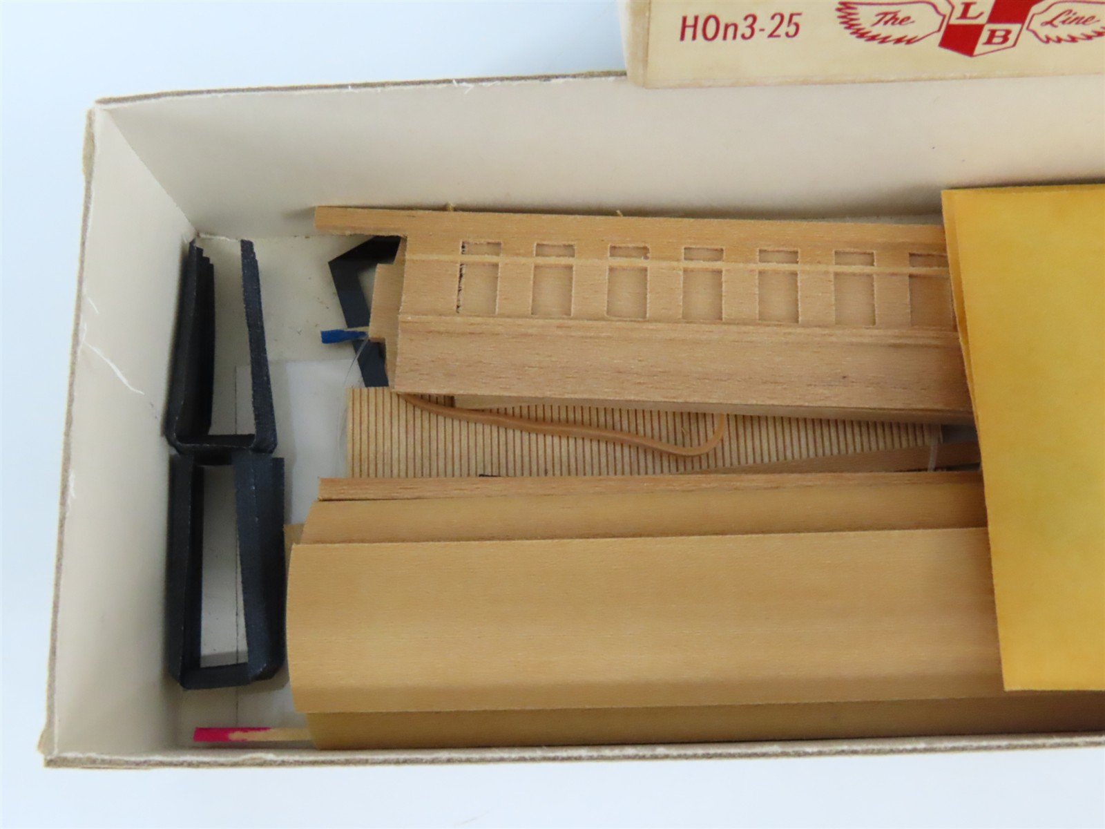 HOn3 LaBelle Craftsman Kit #HOn3-25 Undecorated Closed Vestibule Coach Passenger