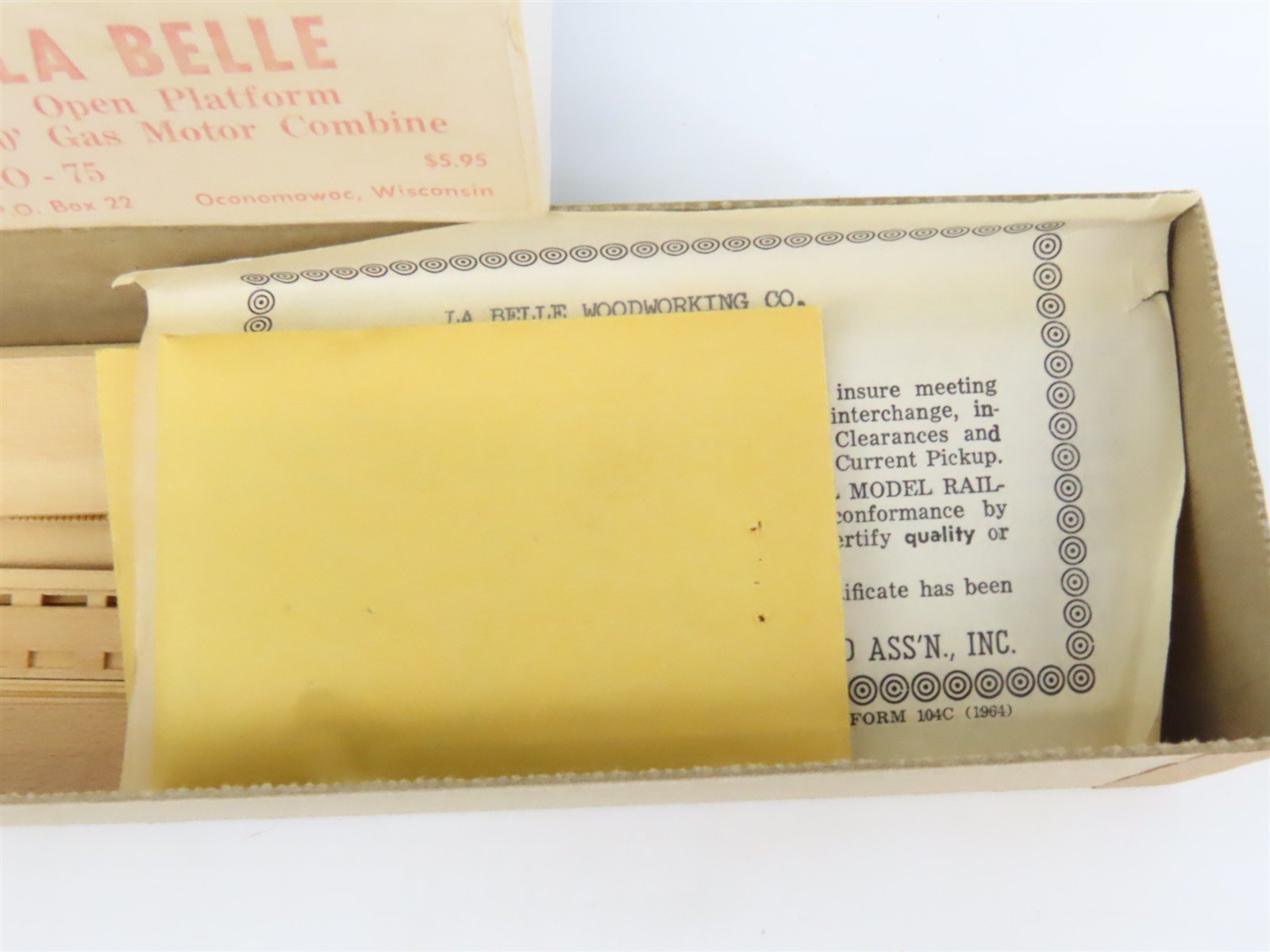 HO LaBelle Craftsman Kit #HO-75 Undecorated 60' Gas-Motor Combine - UNPOWERED