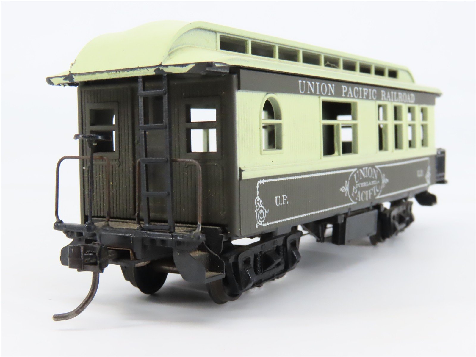 HO Scale Roundhouse UP Union Pacific 34' Overton Passenger 4-Car Set