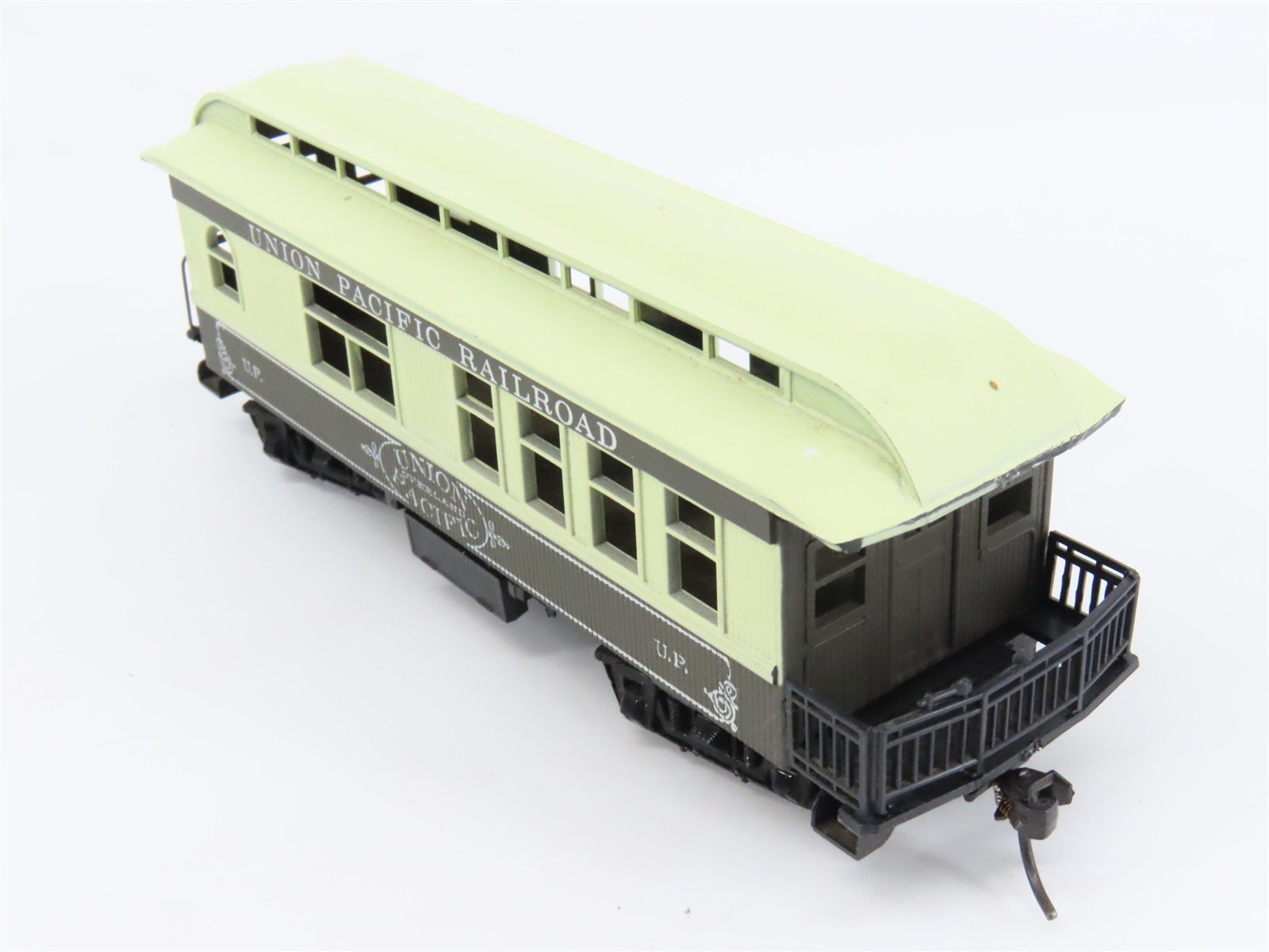 HO Scale Roundhouse UP Union Pacific 34' Overton Passenger 4-Car Set