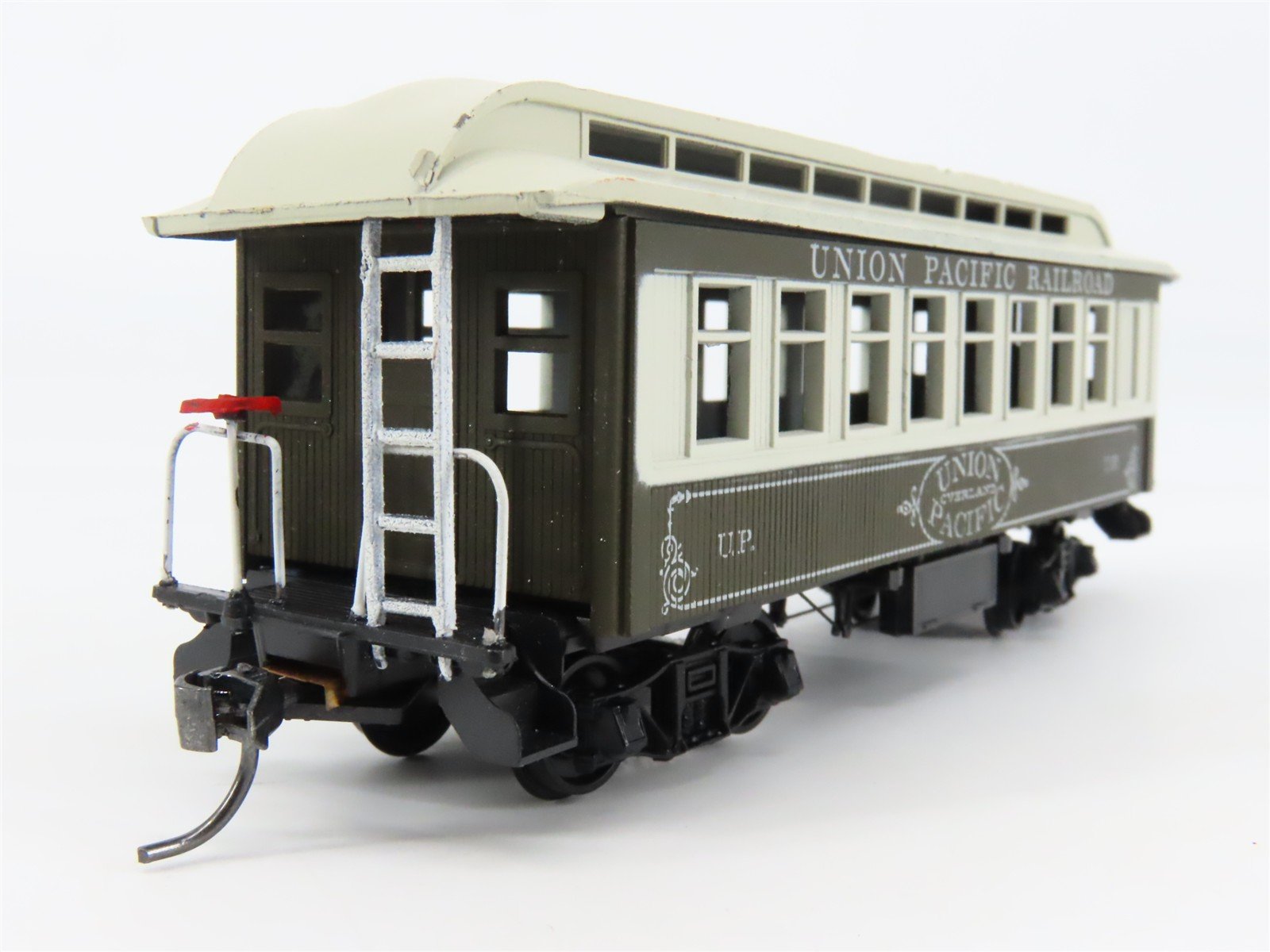 HO Scale Roundhouse UP Union Pacific 34' Overton Passenger 4-Car Set