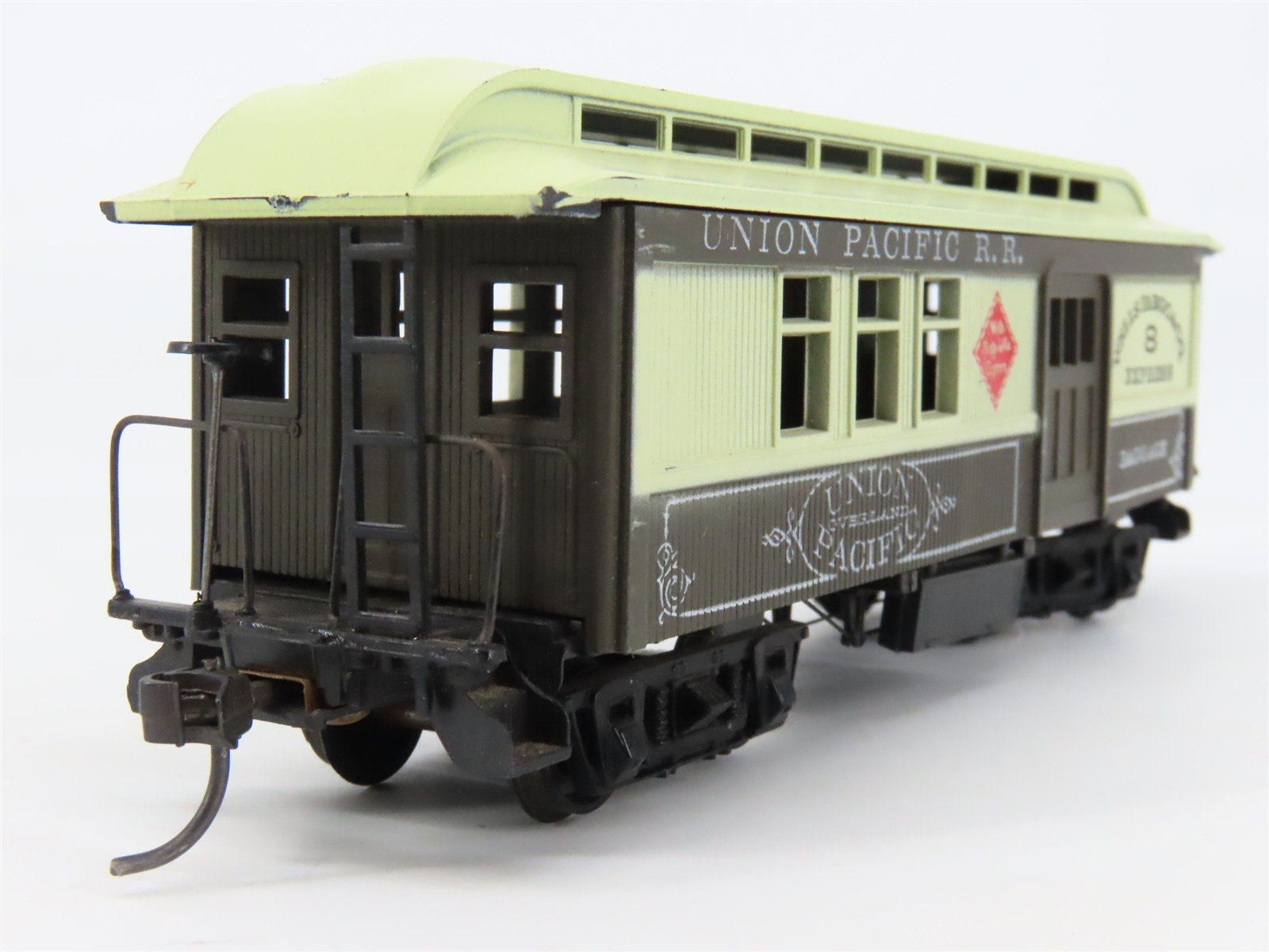 HO Scale Roundhouse UP Union Pacific 34' Overton Passenger 4-Car Set
