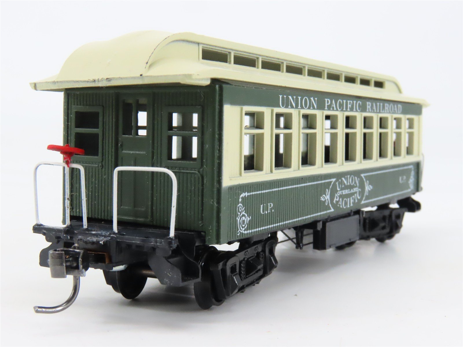 HO Scale Roundhouse UP Union Pacific 34' Overton Passenger 3-Car Set