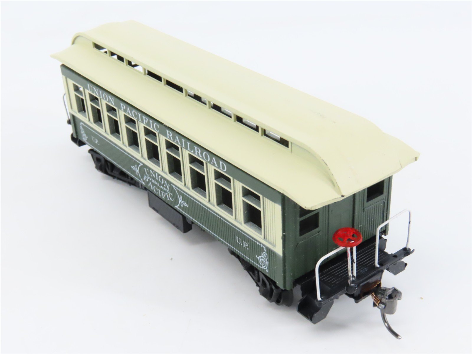 HO Scale Roundhouse UP Union Pacific 34' Overton Passenger 3-Car Set