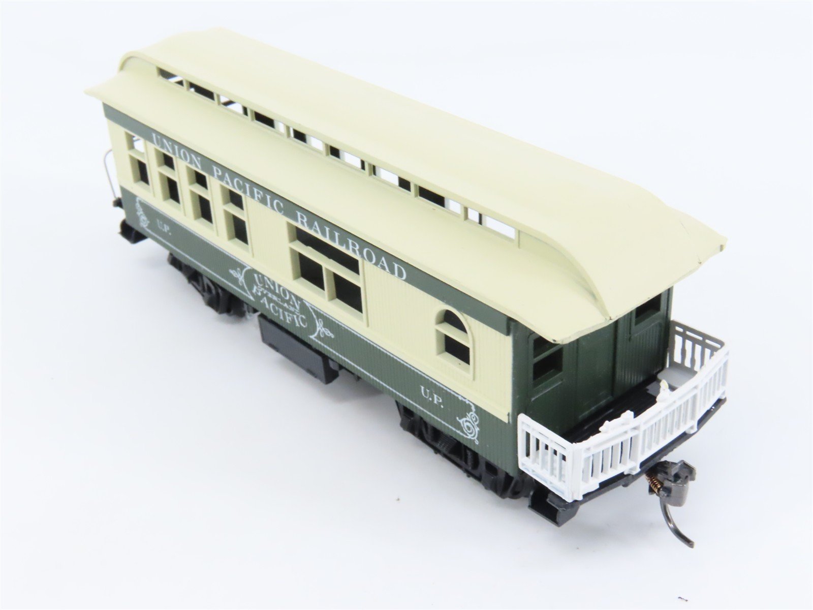 HO Scale Roundhouse UP Union Pacific 34' Overton Passenger 3-Car Set