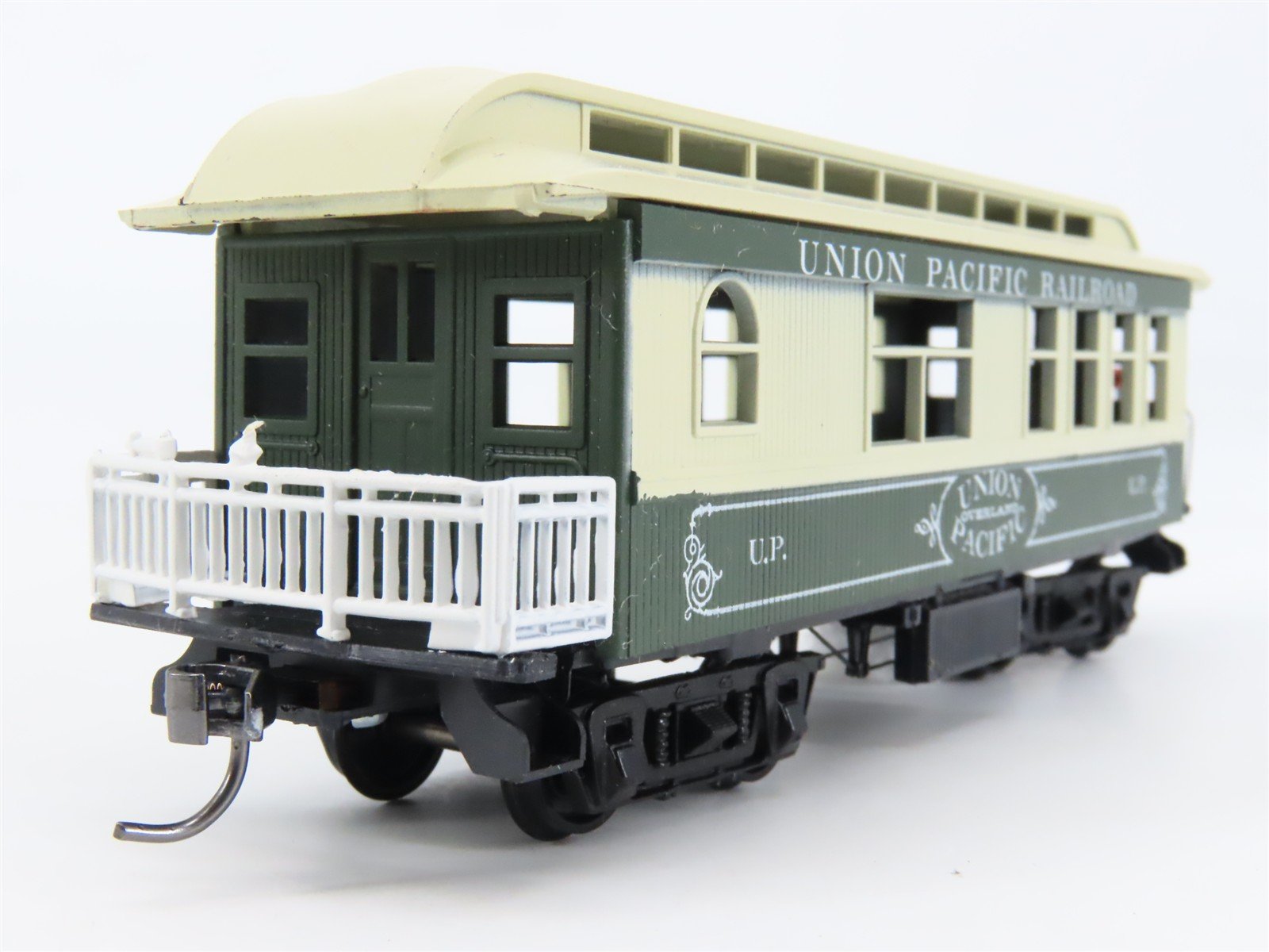 HO Scale Roundhouse UP Union Pacific 34' Overton Passenger 3-Car Set