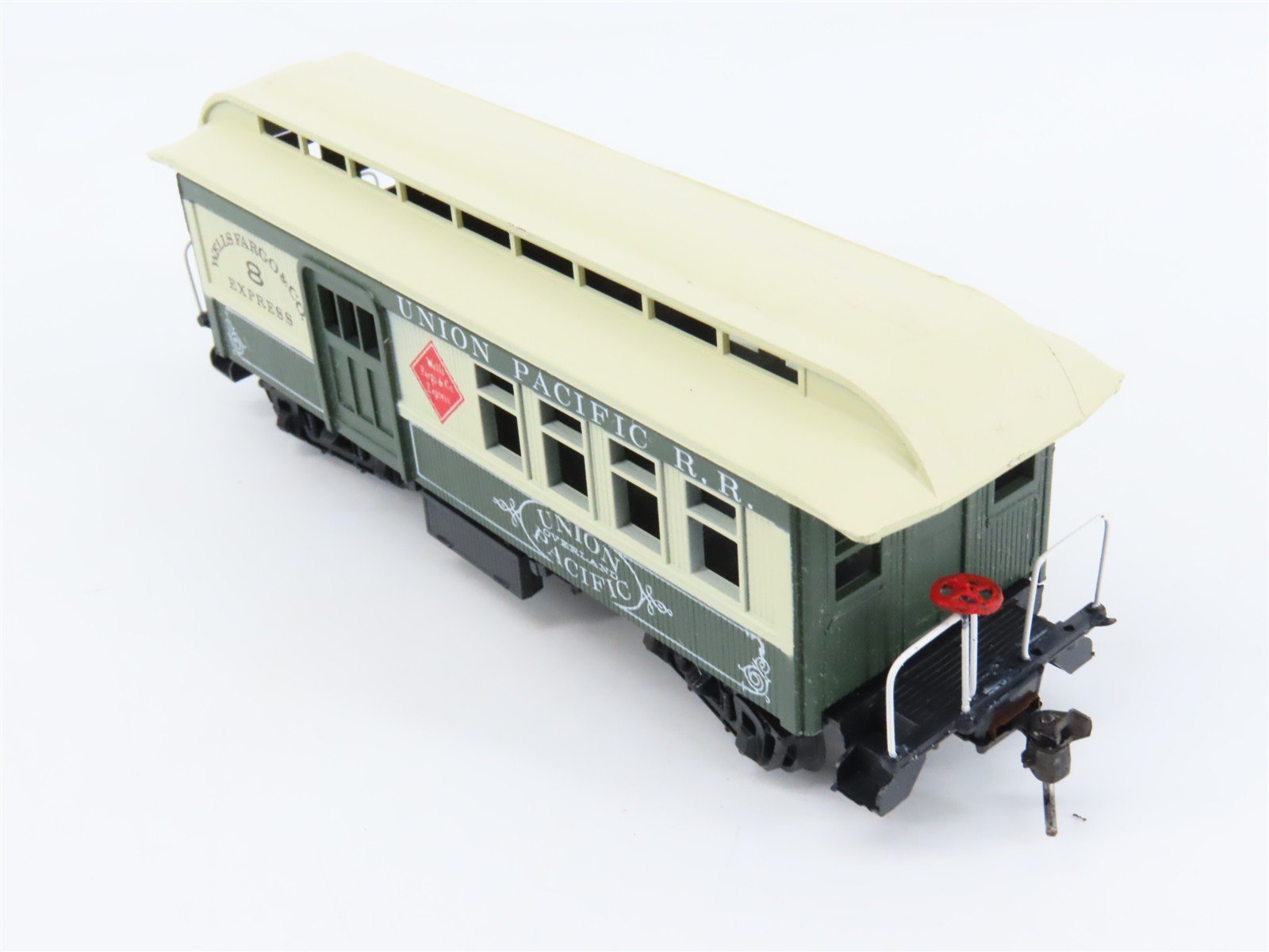 HO Scale Roundhouse UP Union Pacific 34' Overton Passenger 3-Car Set