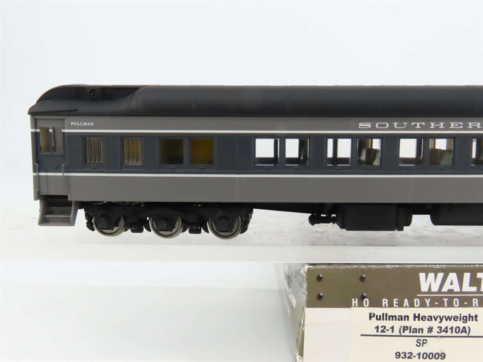 HO Scale Walthers 932-10009 SP Southern Pacific Pullman 12-1 Passenger Car