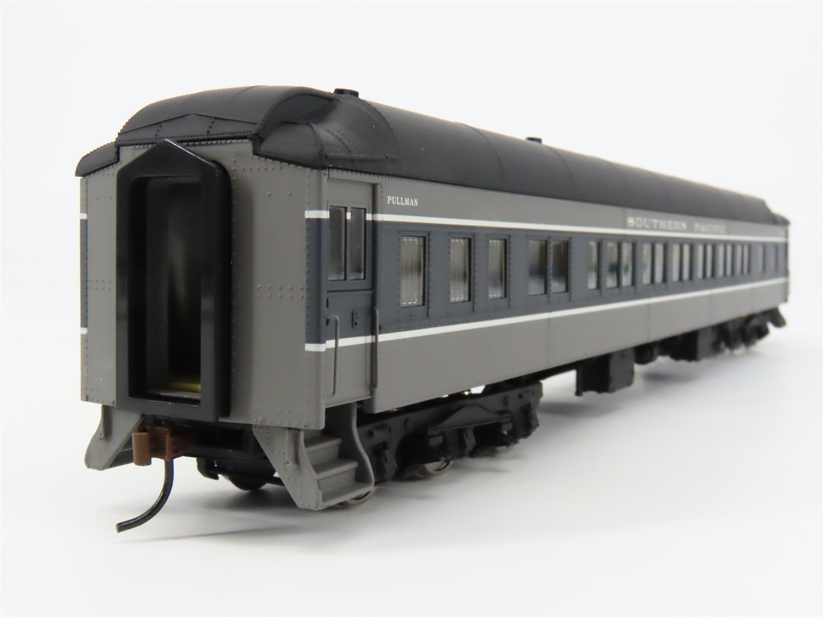 HO Scale Walthers 932-10009 SP Southern Pacific Pullman 12-1 Passenger Car