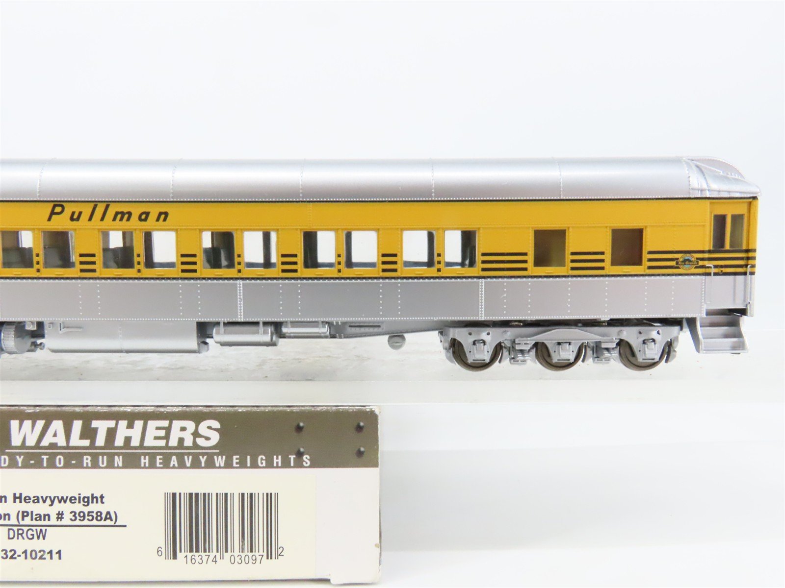 HO Scale Walthers 932-10211 D&RGW Rio Grande Pullman 14-Section Passenger Car
