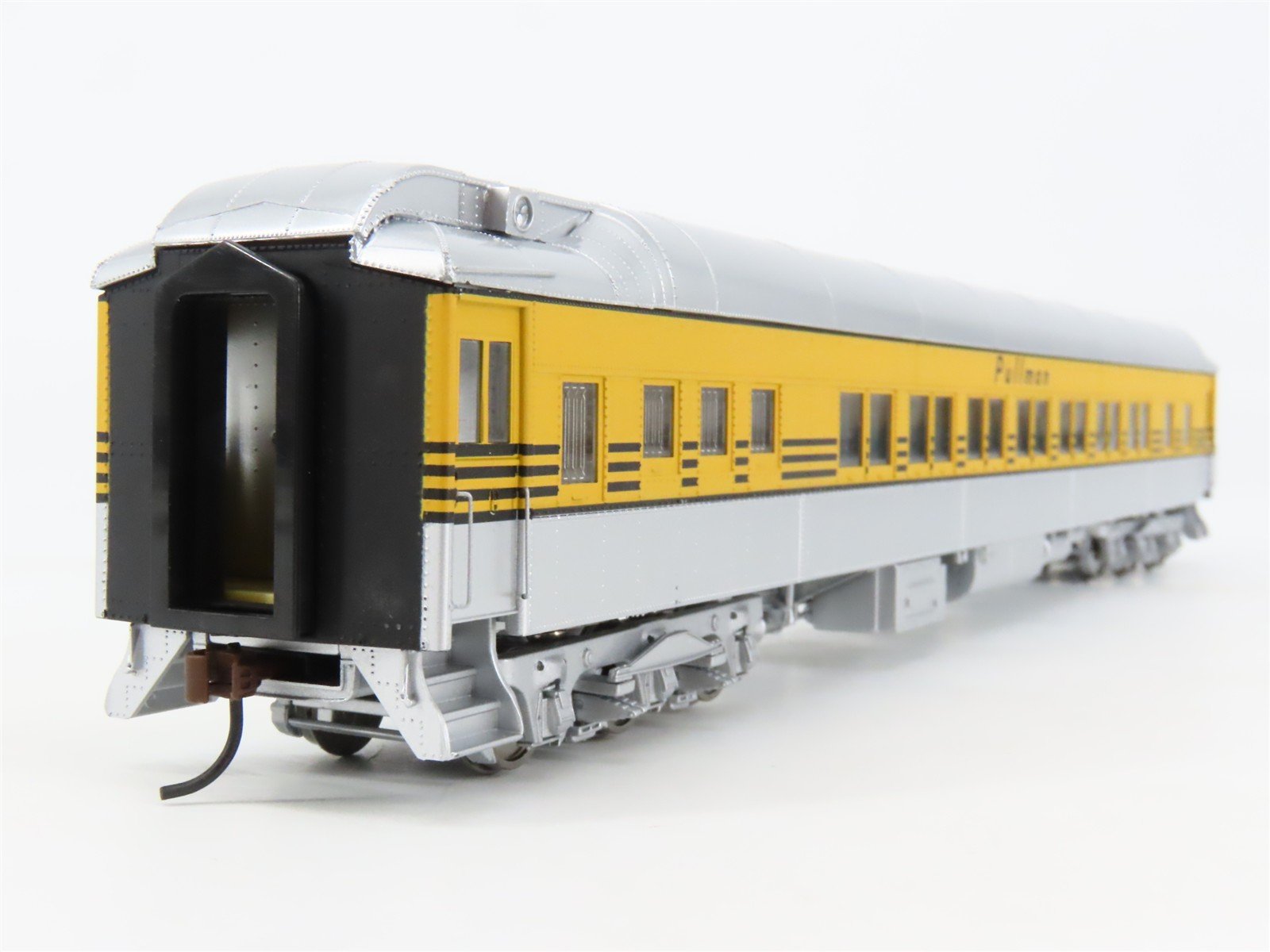 HO Scale Walthers 932-10211 D&RGW Rio Grande Pullman 14-Section Passenger Car