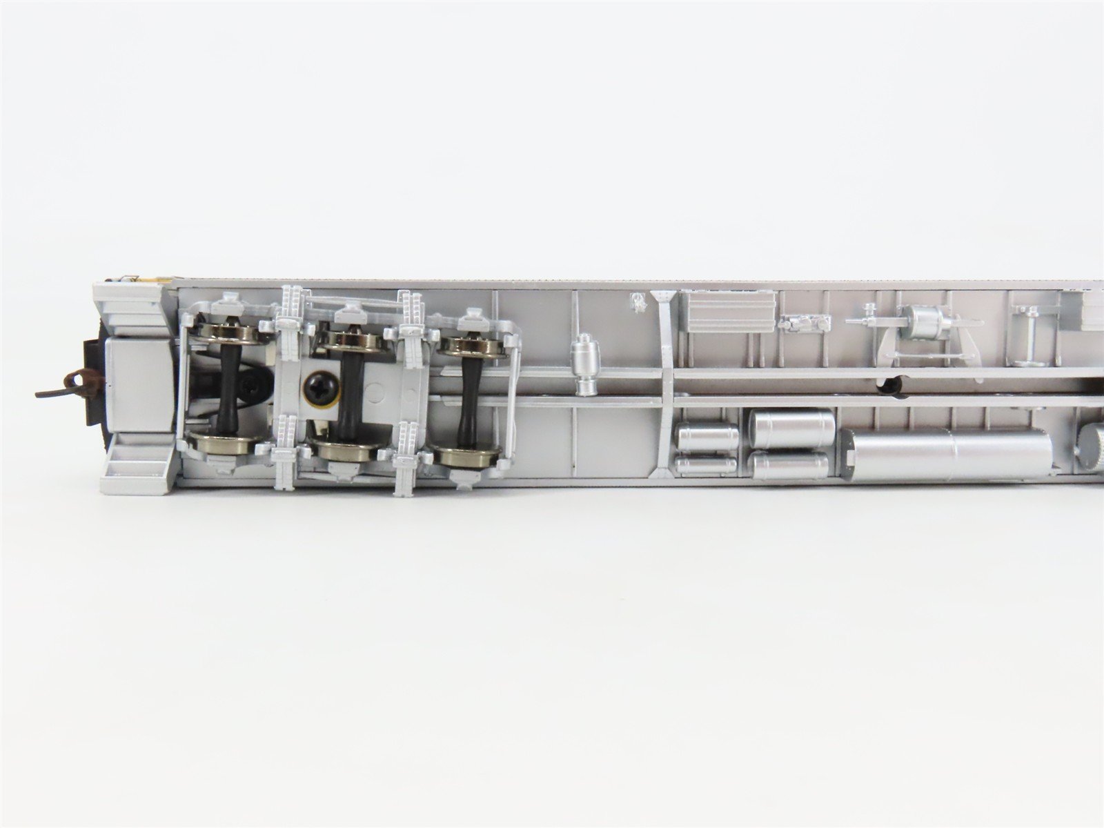 HO Scale Walthers 932-10211 D&RGW Rio Grande Pullman 14-Section Passenger Car