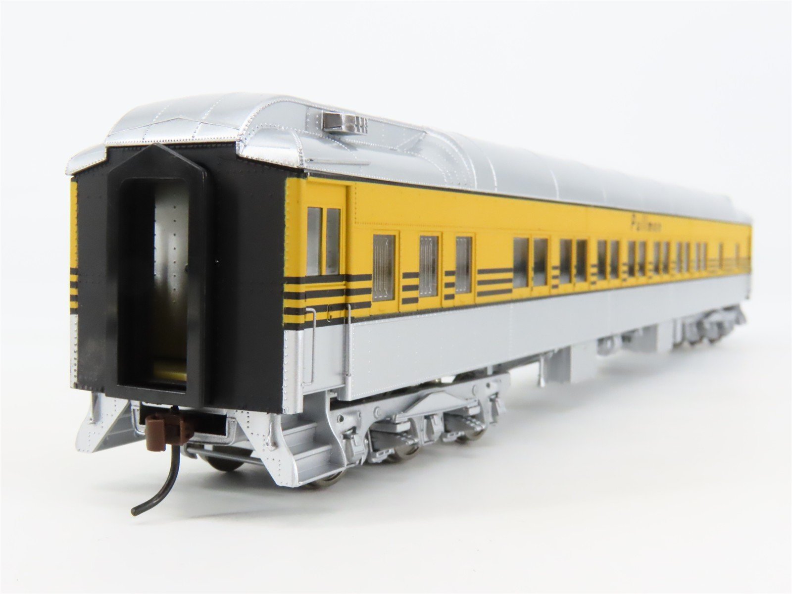 HO Scale Walthers 932-10211 D&RGW Rio Grande Pullman 14-Section Passenger Car