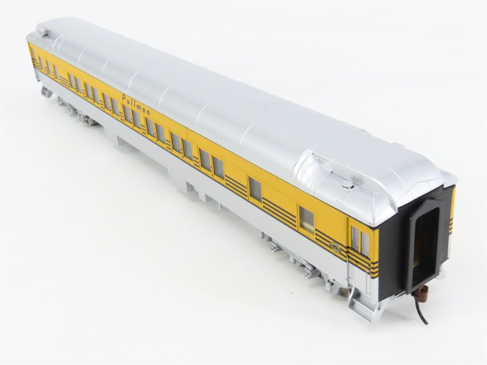 HO Scale Walthers 932-10211 D&RGW Rio Grande Pullman 14-Section Passenger Car