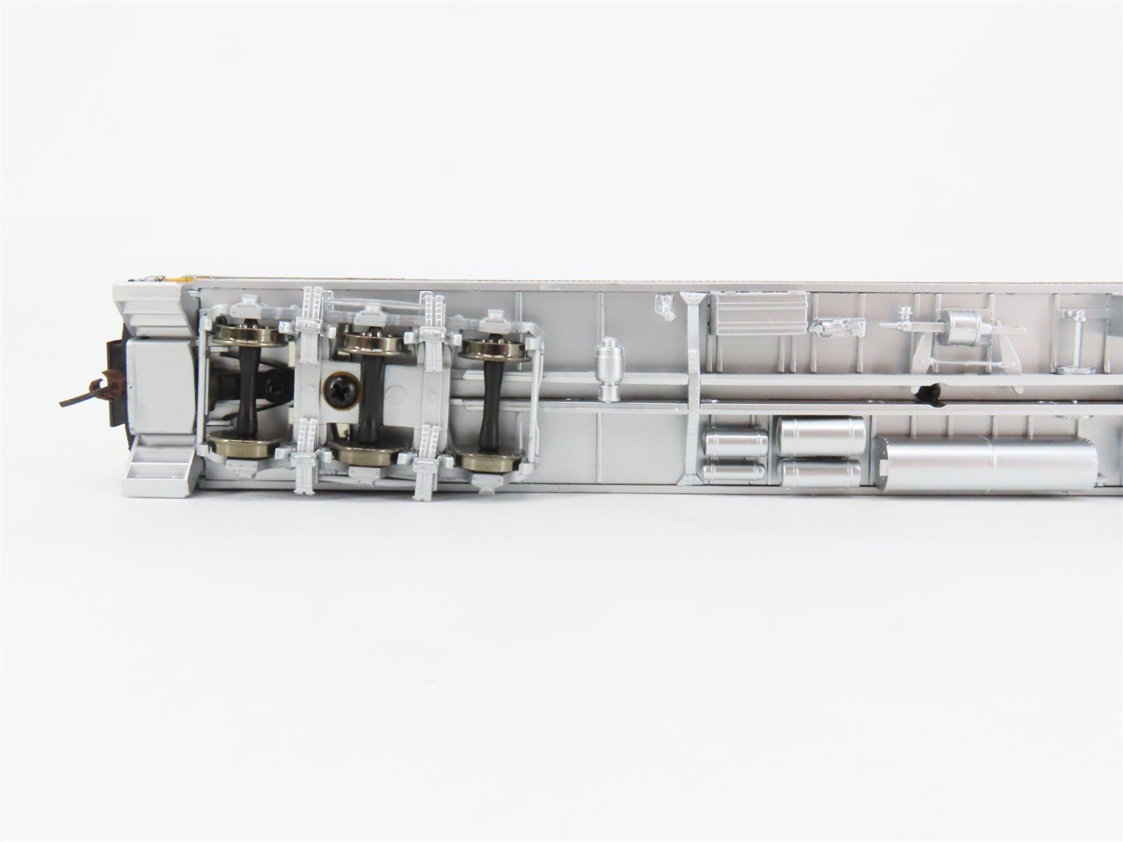 HO Scale Walthers 932-10211 D&RGW Rio Grande Pullman 14-Section Passenger Car