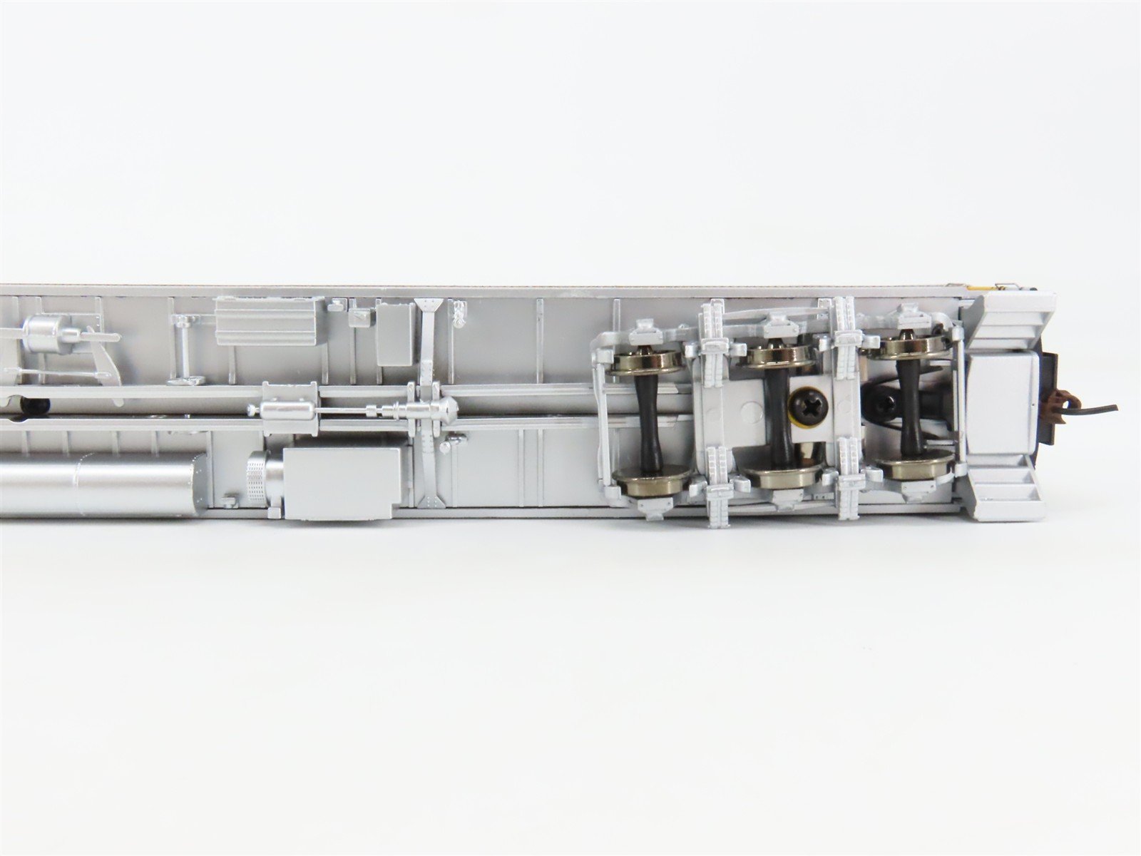 HO Scale Walthers 932-10211 D&RGW Rio Grande Pullman 14-Section Passenger Car