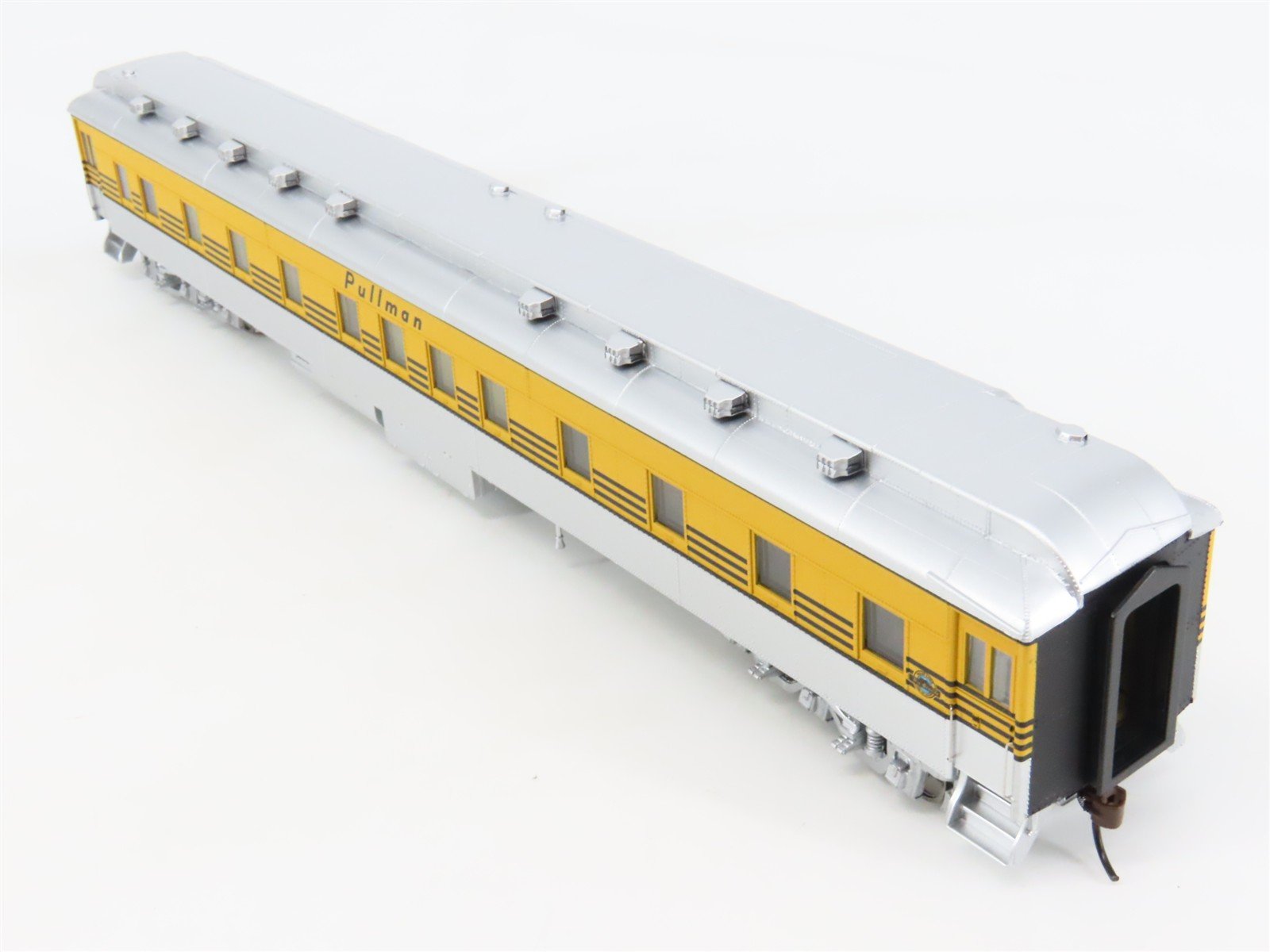HO Scale Walthers 932-10411 D&RGW Rio Grande Pullman 6-3 Sleeper Passenger