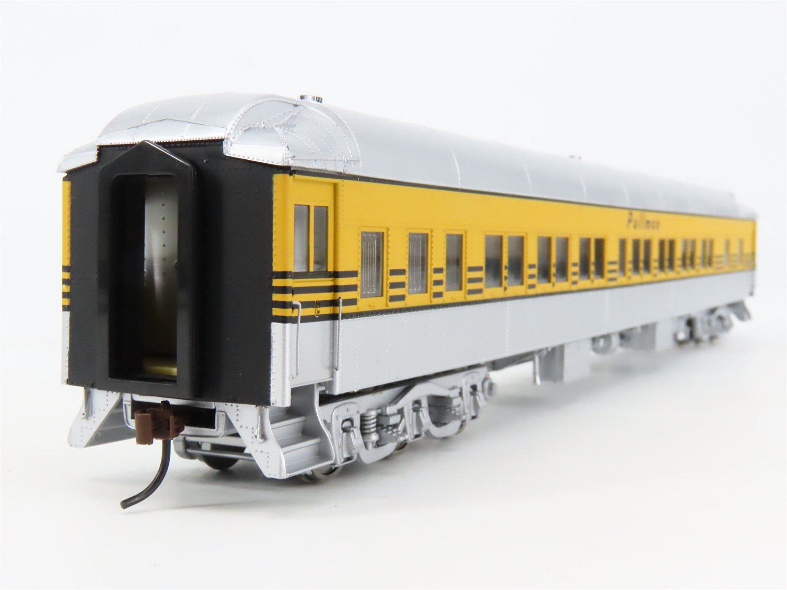 HO Scale Walthers 932-10061 D&RGW Rio Grande Pullman 8-1-2 Sleeper Passenger