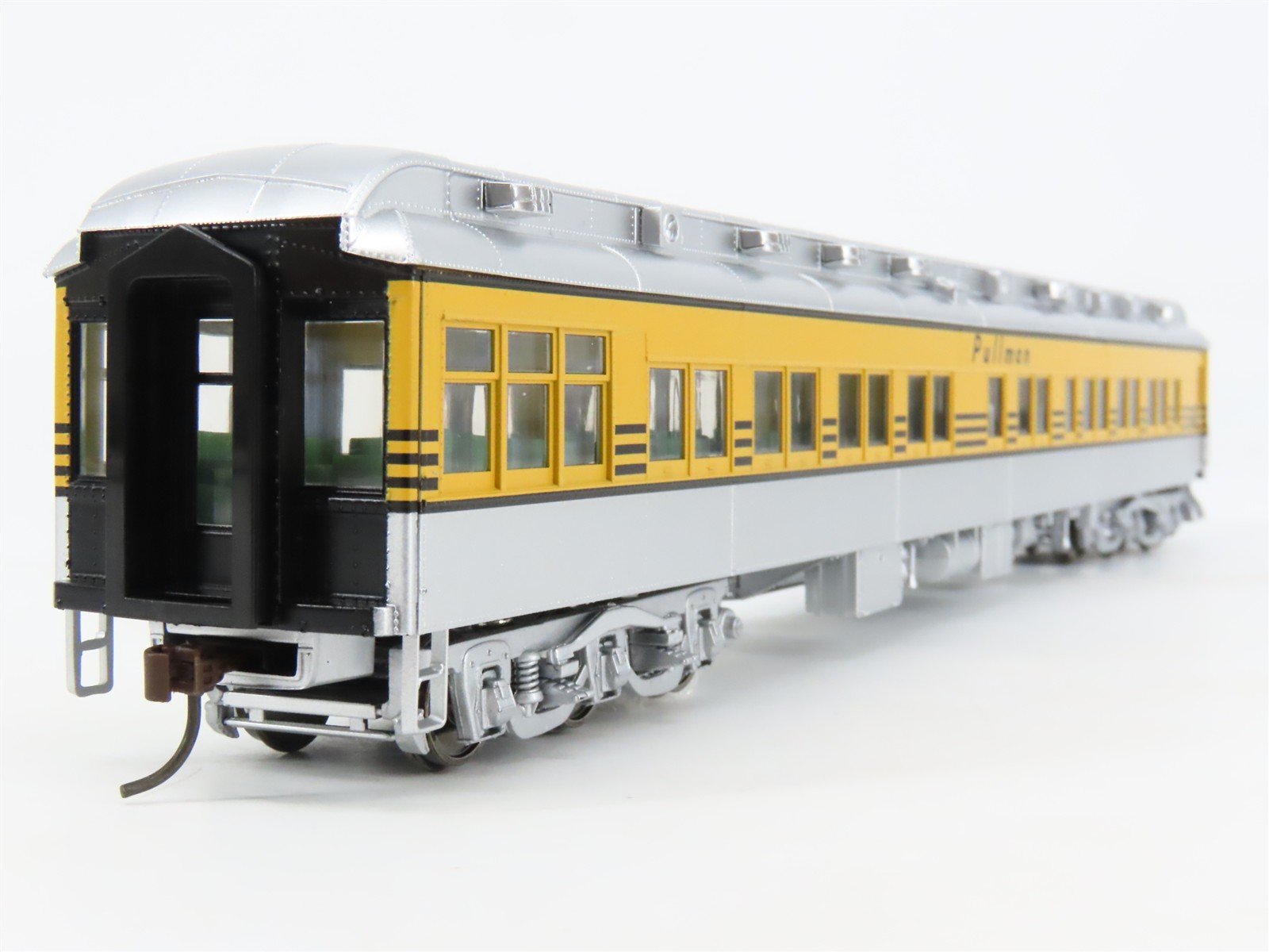 HO Walthers 932-10461 D&RGW Rio Grande Pullman Solarium/Observation Passenger