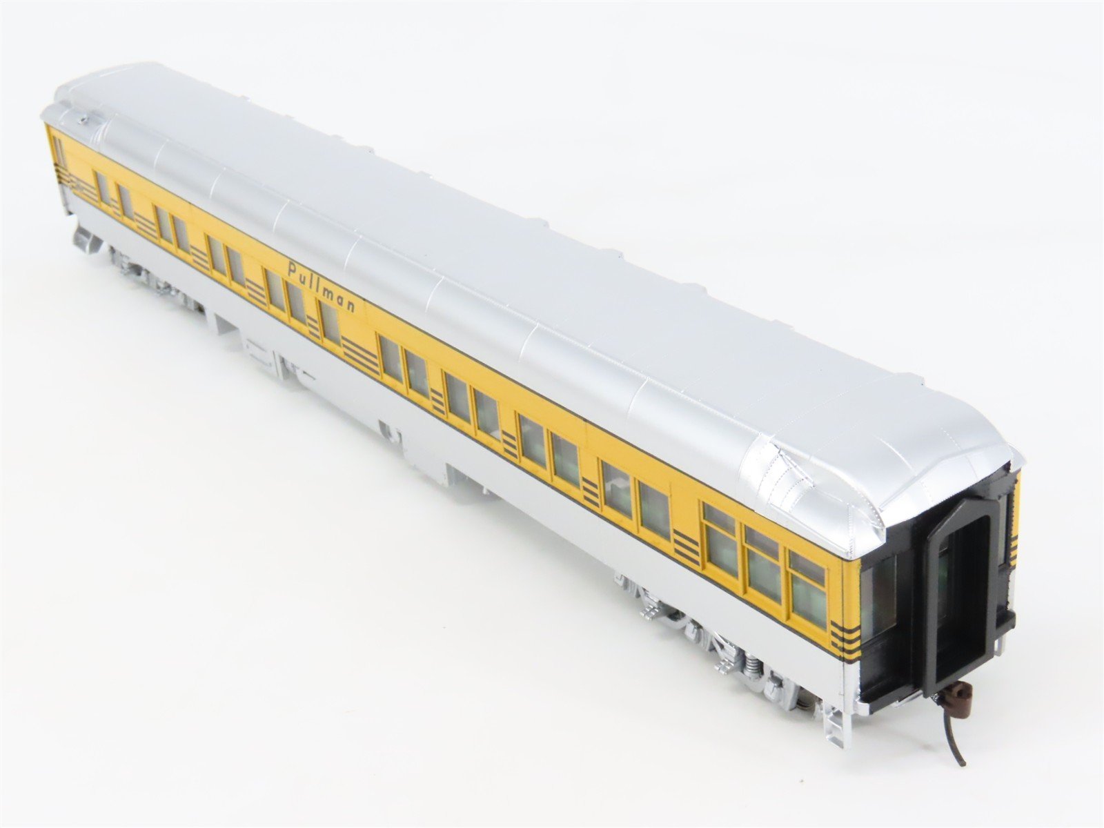 HO Walthers 932-10461 D&RGW Rio Grande Pullman Solarium/Observation Passenger