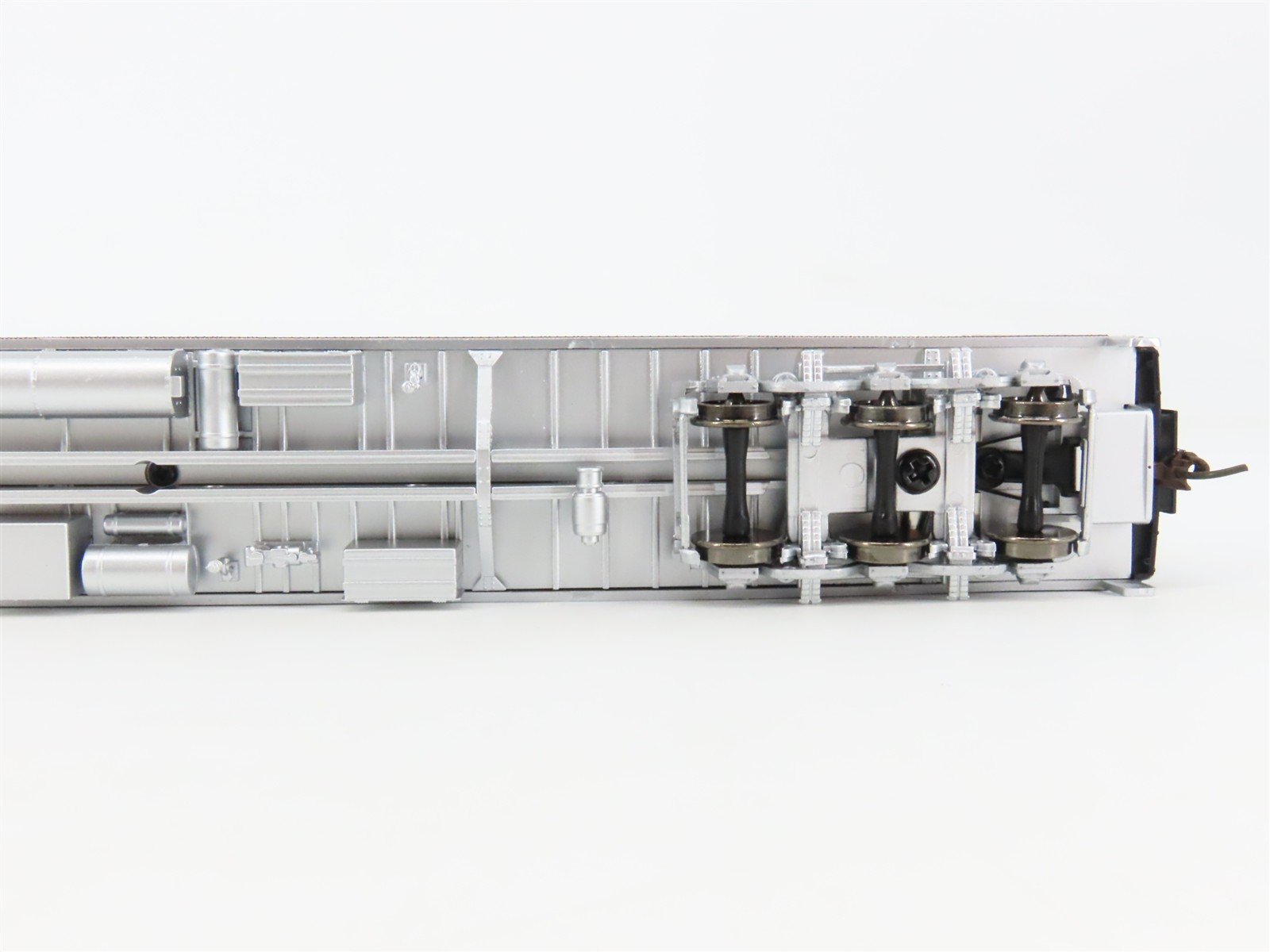 HO Walthers 932-10461 D&RGW Rio Grande Pullman Solarium/Observation Passenger