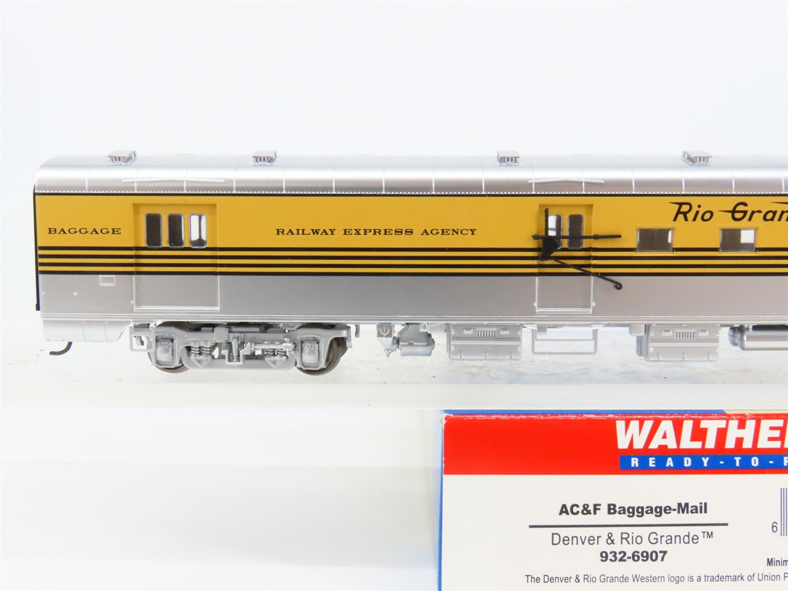 HO Scale Walthers 932-6907 D&RGW Rio Grande ACF Baggage/RPO Passenger Car