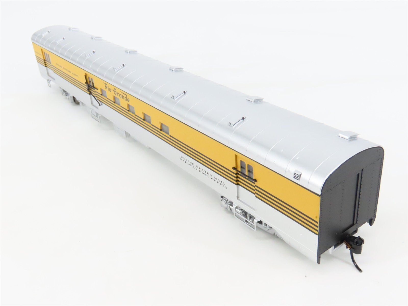 HO Scale Walthers 932-6907 D&RGW Rio Grande ACF Baggage/RPO Passenger Car