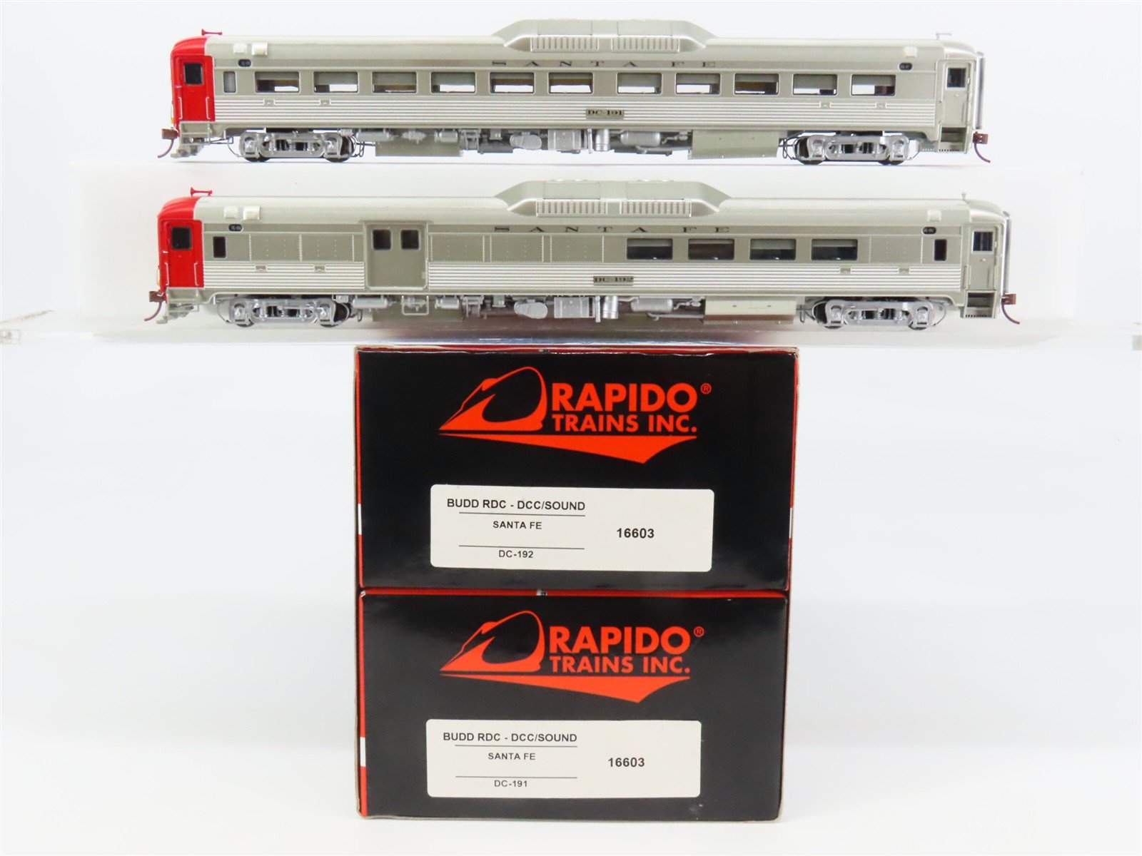 HO Rapido 16603 ATSF Santa Fe Budd RDC Rail Diesel Car 2-Unit Set w/ DCC & Sound