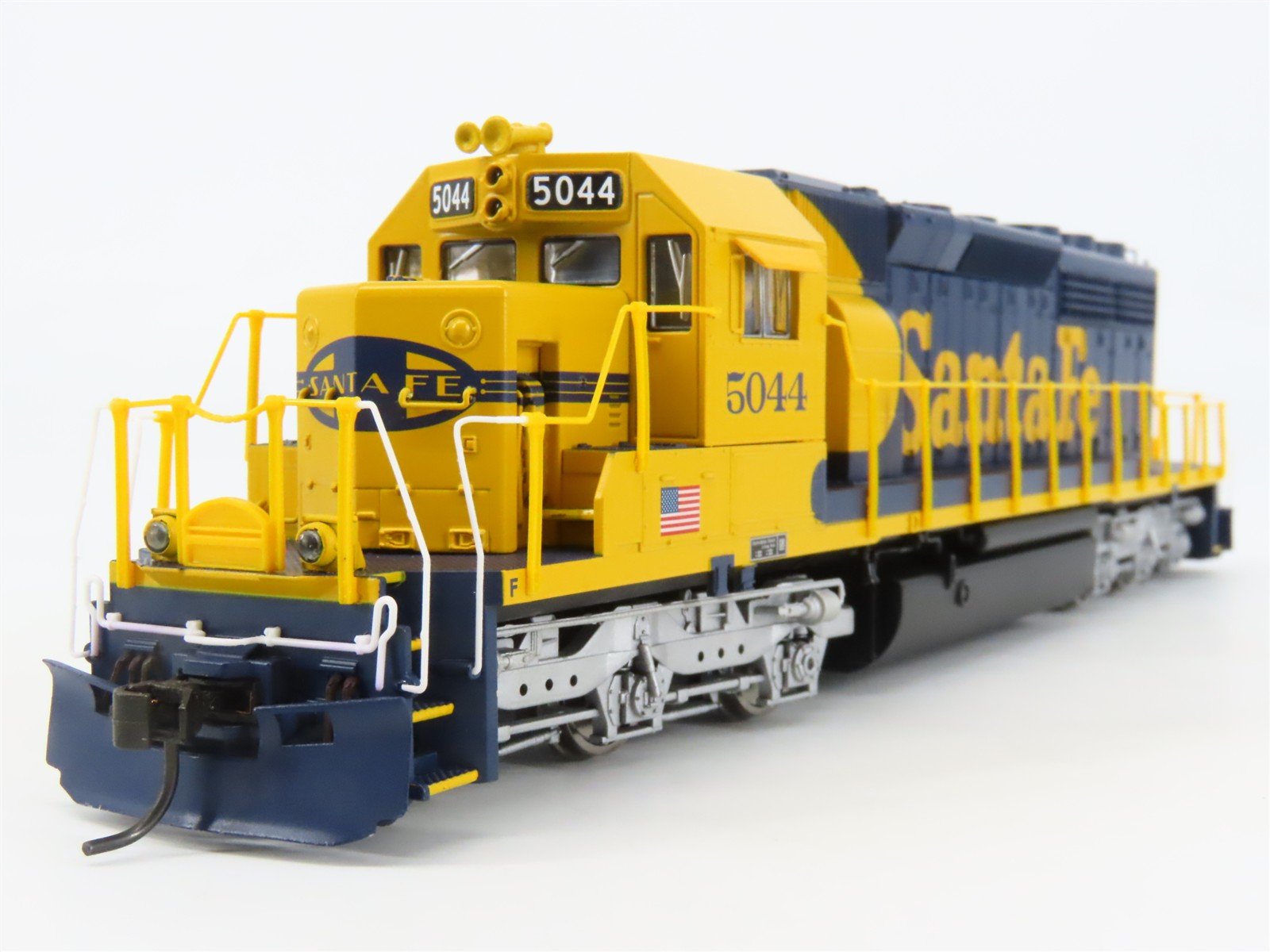 HO Broadway Limited BLI 2701 ATSF Santa Fe EMD SD40-2 Diesel #5044 - Paragon2