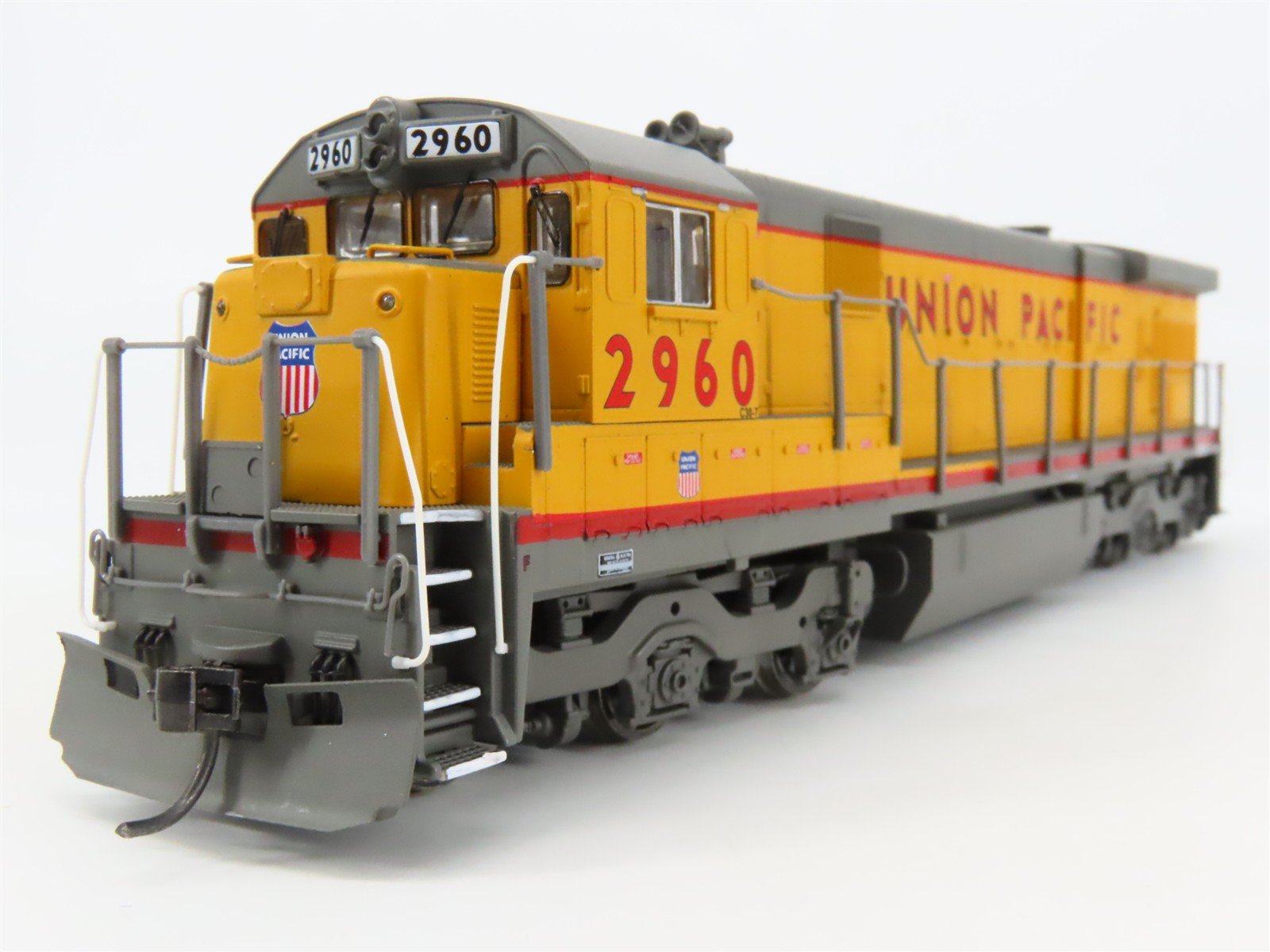 HO Broadway Limited BLI 477 UP Union Pacific GE C30-7 Diesel #2960 w/DCC & Sound