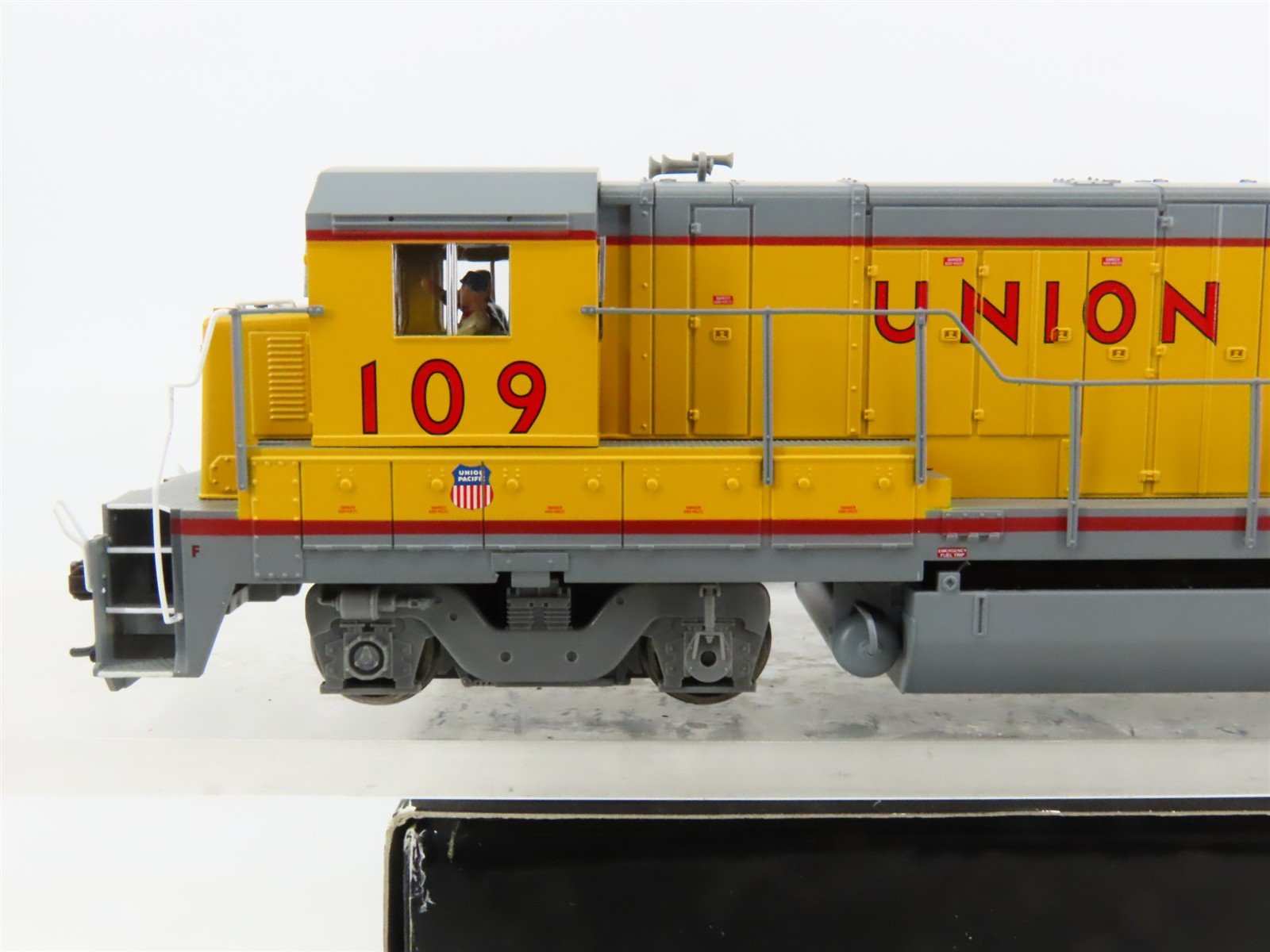 HO Atlas Master Gold 8123 UP Union Pacific GE B23-7 Diesel #109 w/ DCC & Sound