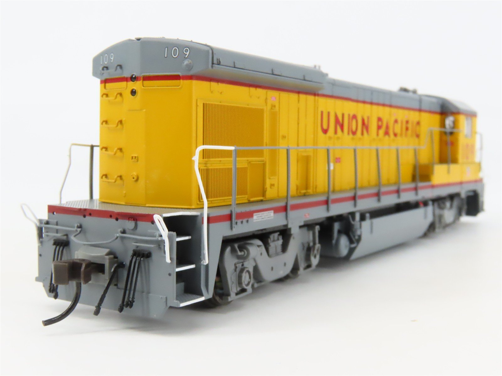 HO Atlas Master Gold 8123 UP Union Pacific GE B23-7 Diesel #109 w/ DCC & Sound