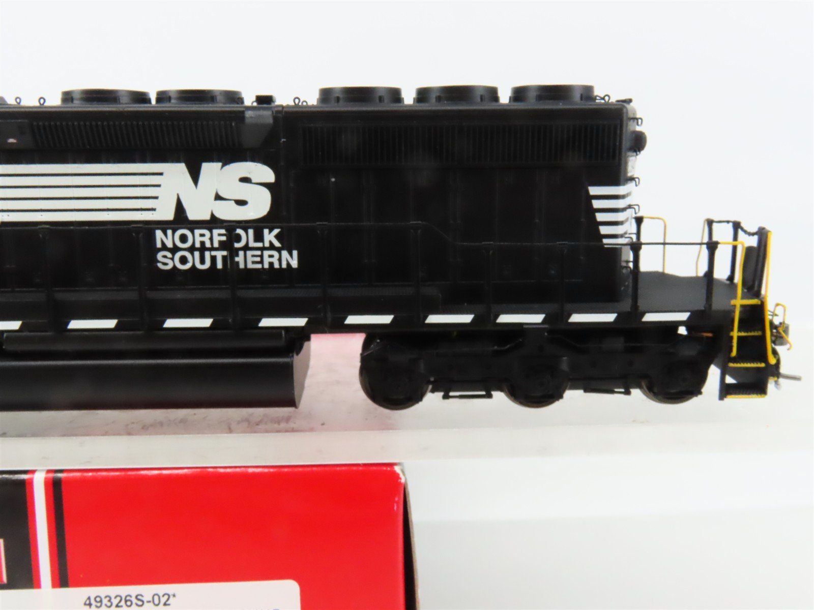 HO InterMountain 49326S-02 NS Norfolk Southern SD40-2 Diesel #3394 w/DCC & Sound