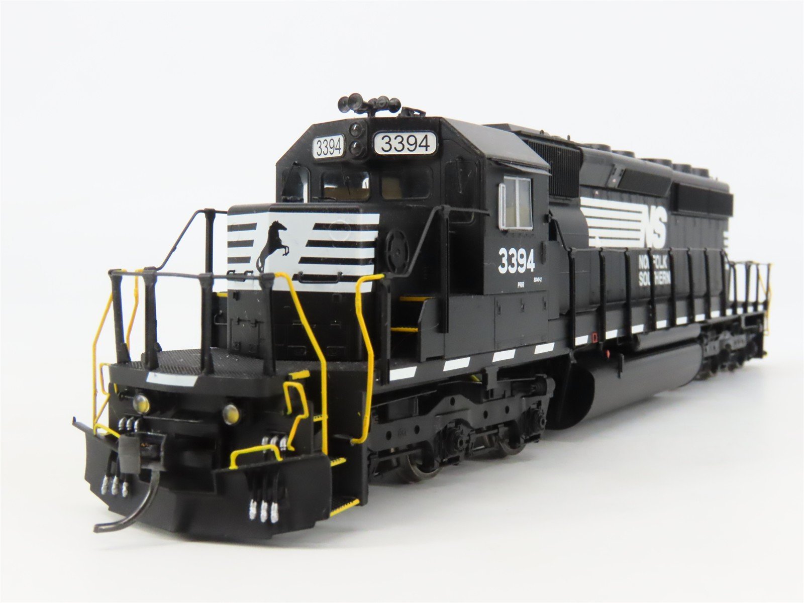 HO InterMountain 49326S-02 NS Norfolk Southern SD40-2 Diesel #3394 w/DCC & Sound