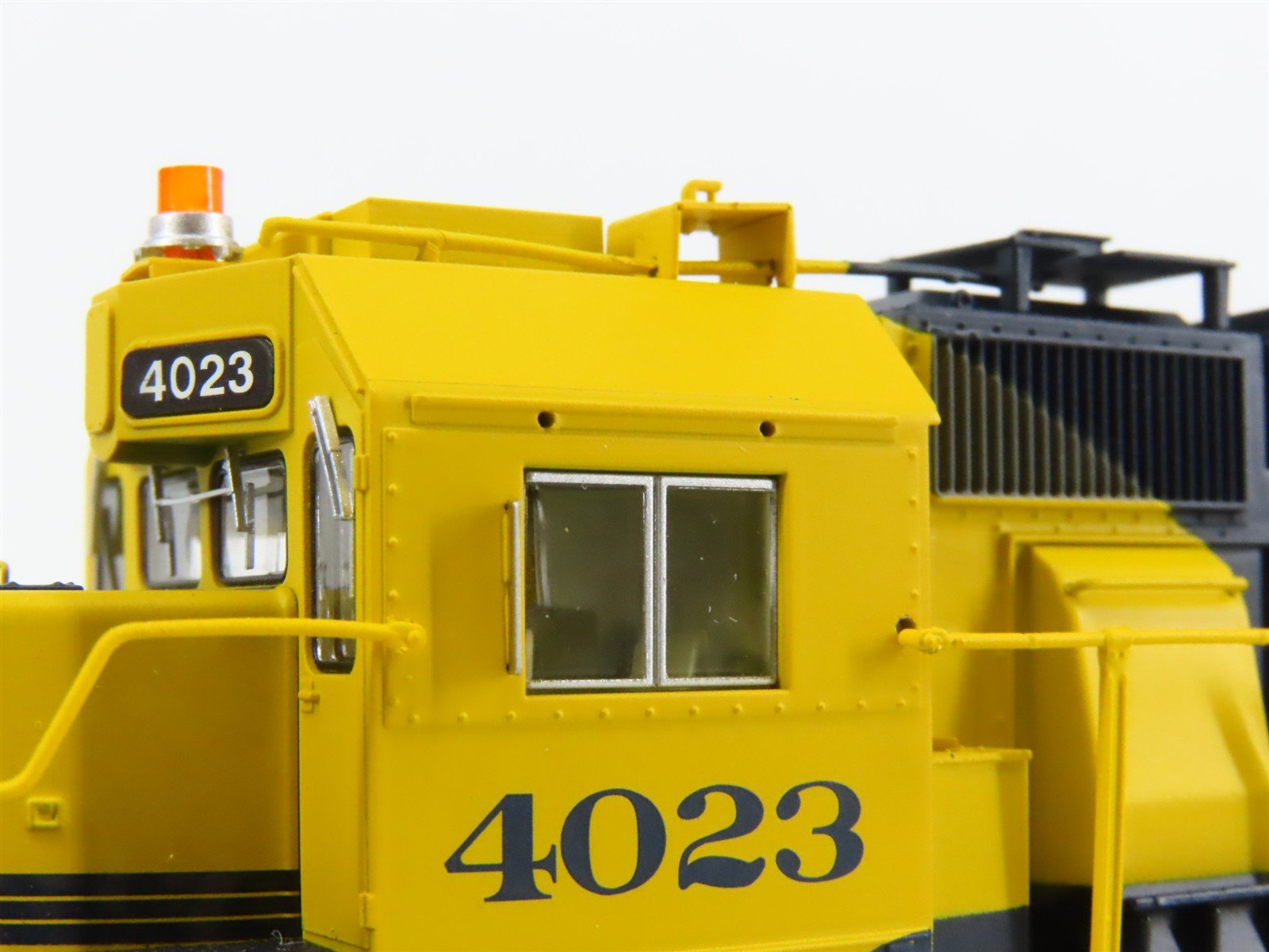 HO Scale Fox Valley FVM 20251-S ATSF Santa Fe GP60 Diesel #4023 w/ DCC & Sound
