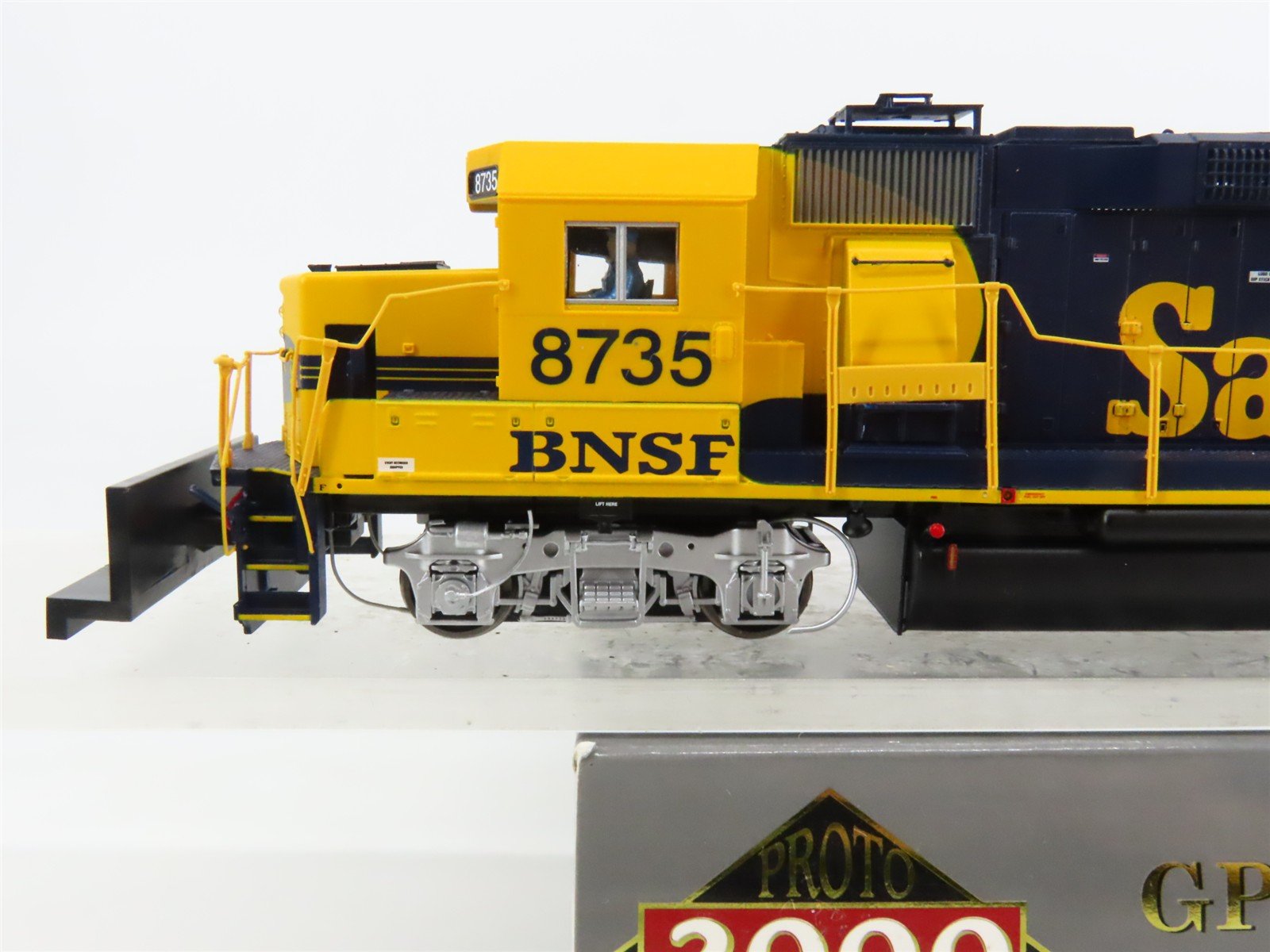 HO Scale Proto 2000 920-41801 BNSF/Santa Fe EMD GP60 Diesel #8735 w/ DCC & Sound