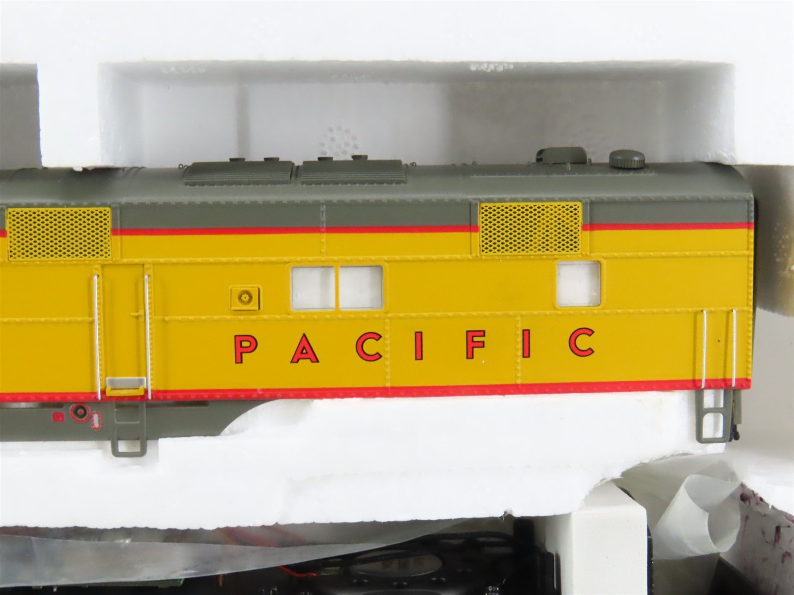 HO Scale Proto 2000 920-40971 UP Union Pacific EMD E7A Diesel #988 w/DCC & Sound