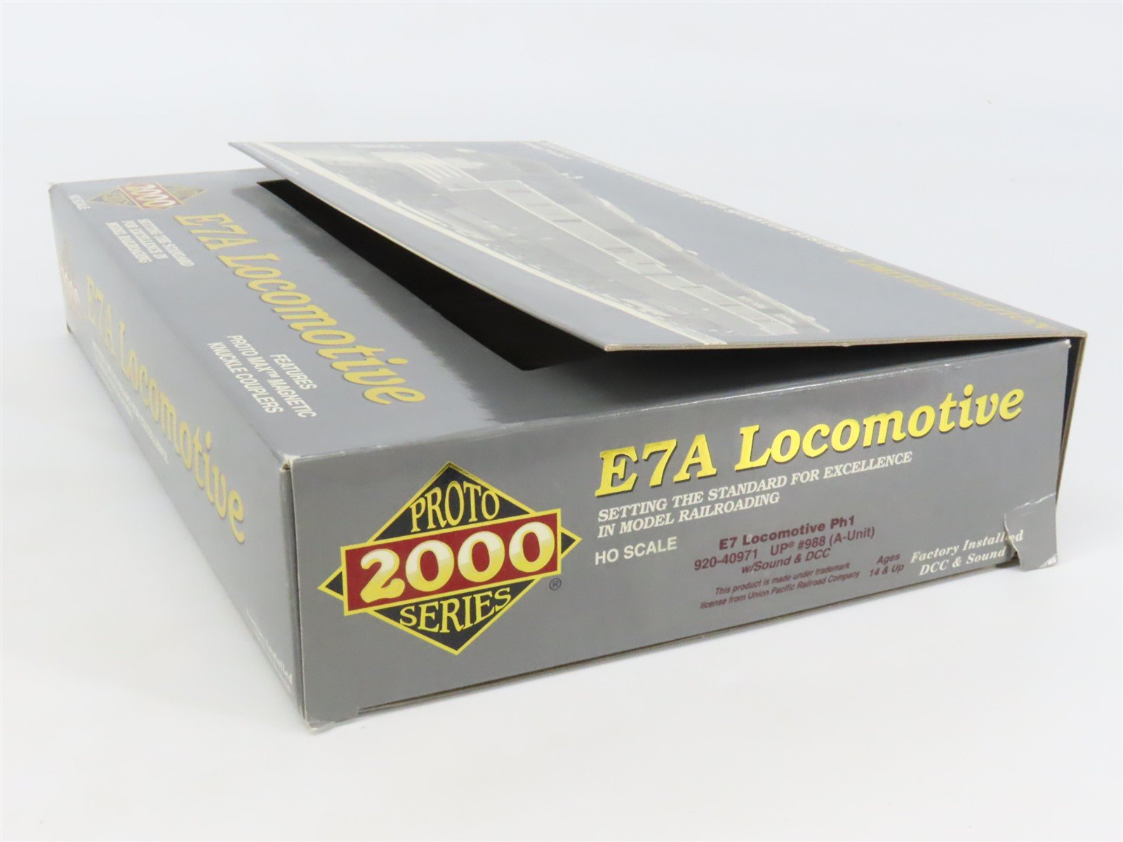 HO Scale Proto 2000 920-40971 UP Union Pacific EMD E7A Diesel #988 w/DCC & Sound