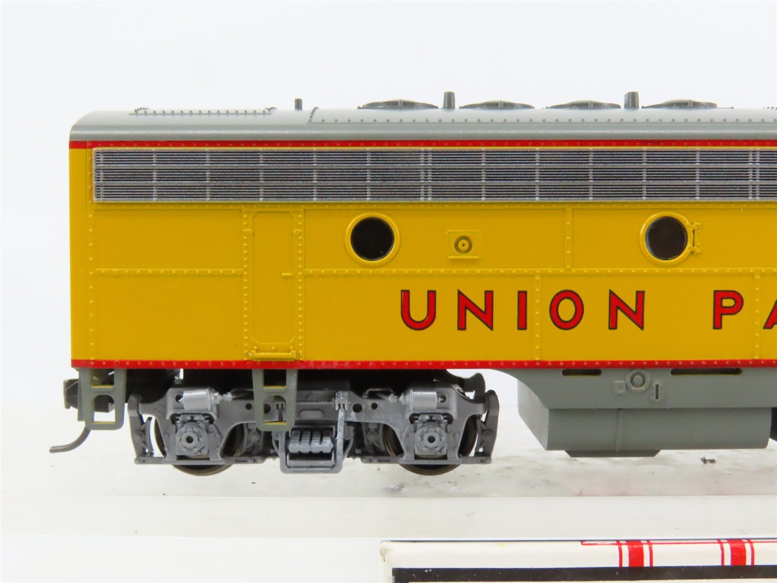 HO Scale Stewart Hobbies 9181 UP Union Pacific EMD F7B Ph. 1 Late Diesel No#
