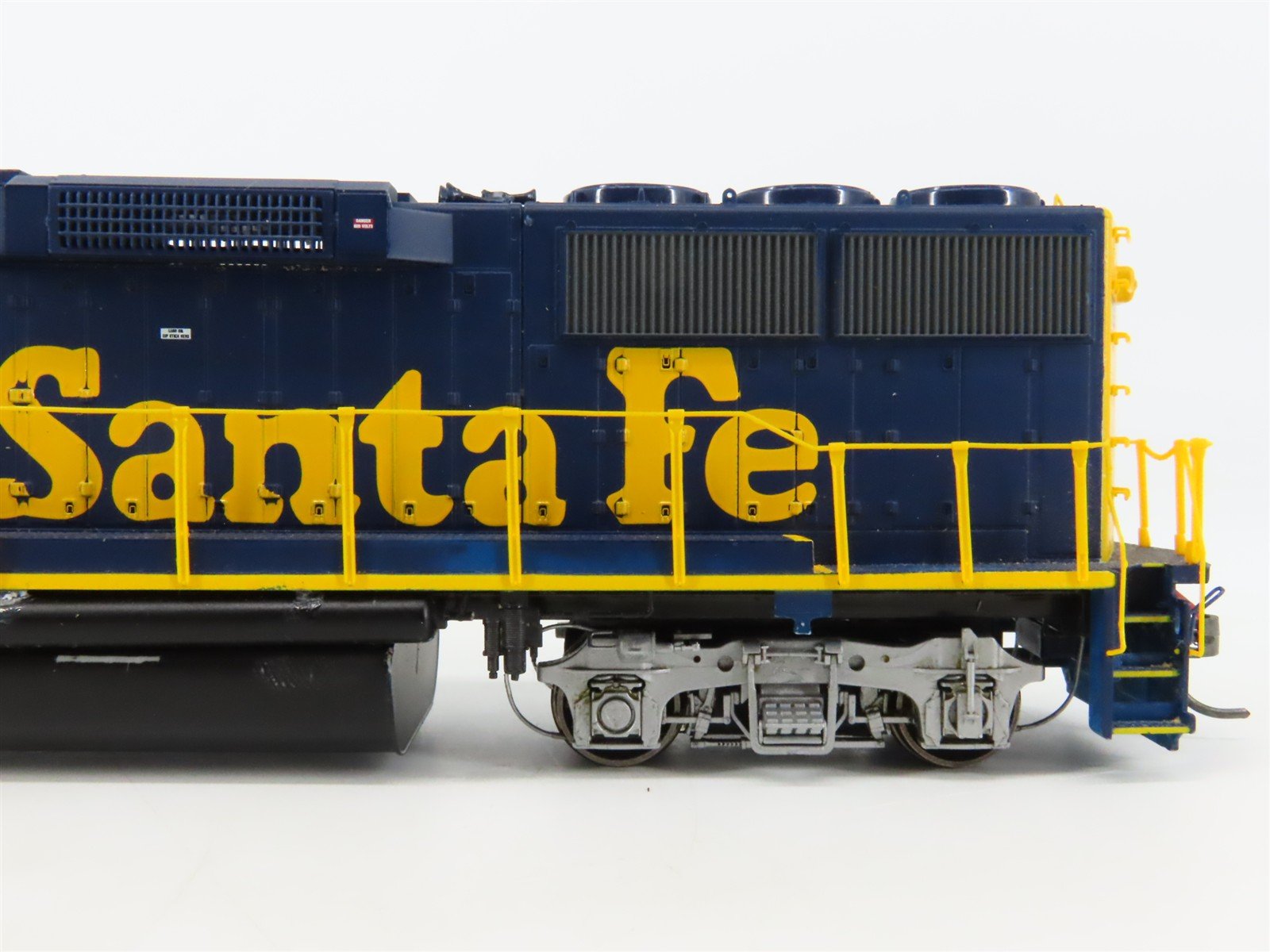 HO Scale Proto 2000 BNSF/Santa Fe EMD GP60 Diesel #8736 w/ DCC & Sound