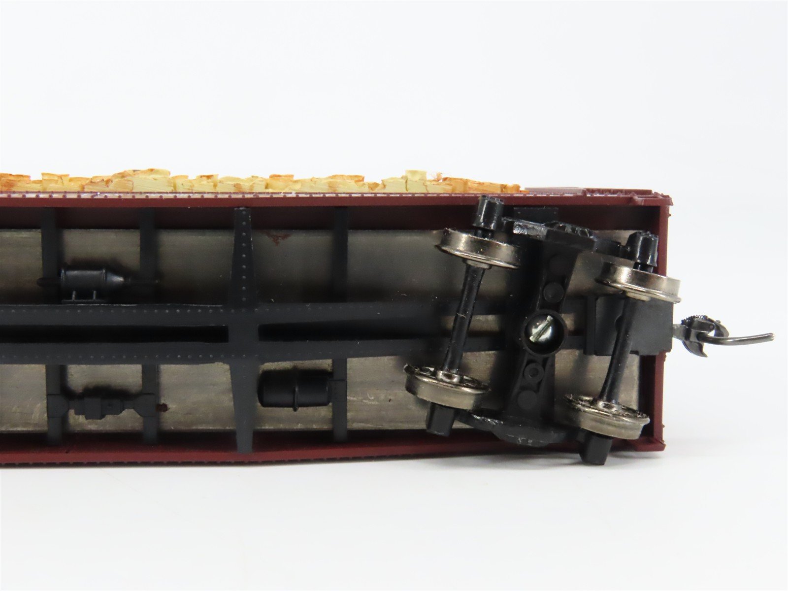 HO Scale Athearn 1457 ATSF Santa Fe 40' Pulpwood Flatcar #92956 w/Custom Load