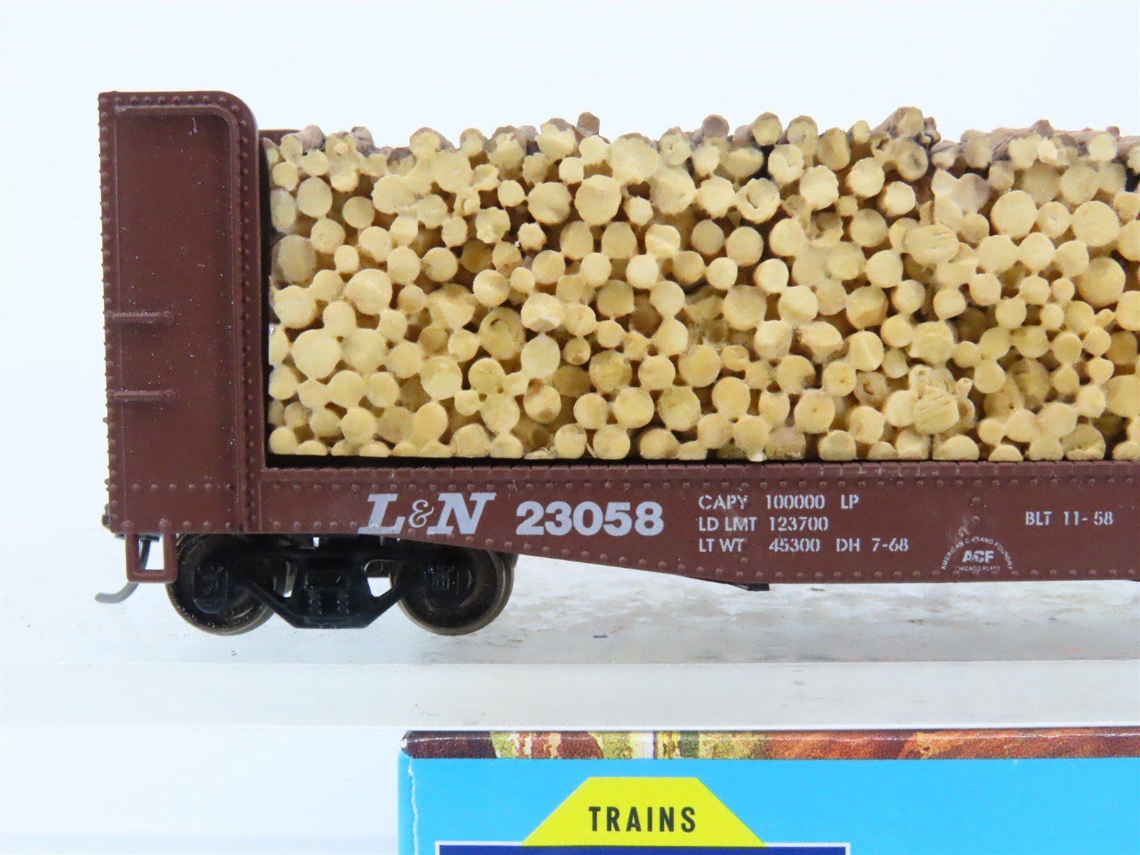 HO Athearn 1453 L&N Louisville & Nashville 40' Pulpwood Flatcar #23058 w/Load
