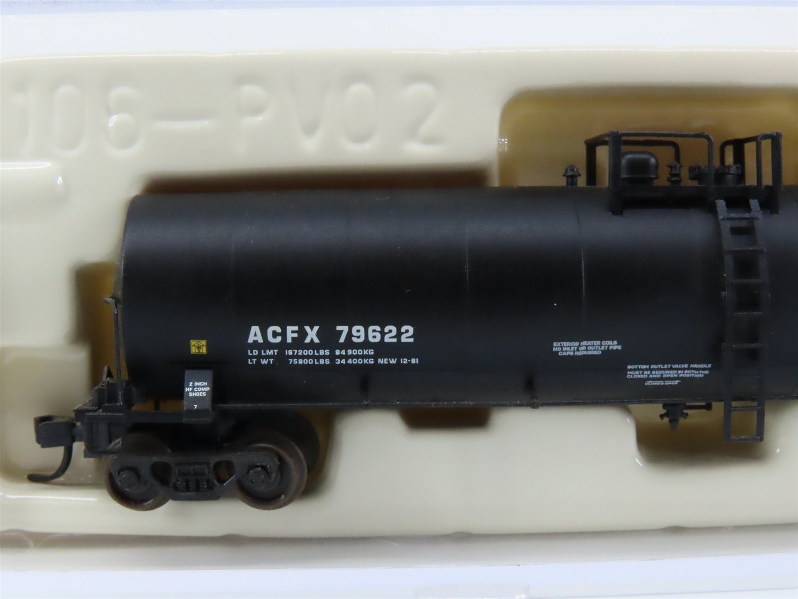 N Scale Atlas 30853 ACFX Shell Canada 22K Gallon Tankcar #79622