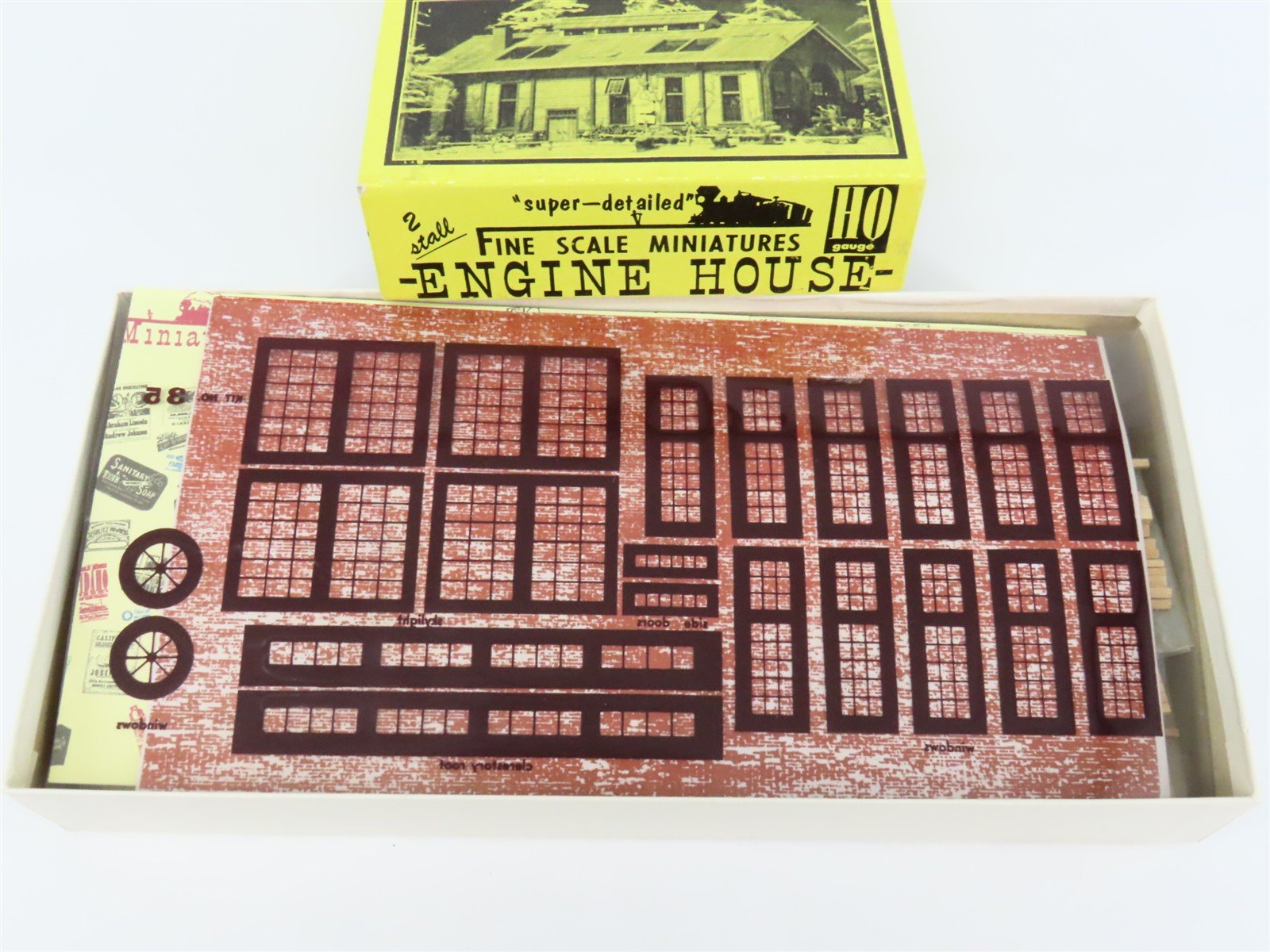 HO Scale Fine Scale Miniatures 35 2 Stall Engine House Building Craftsman Kit