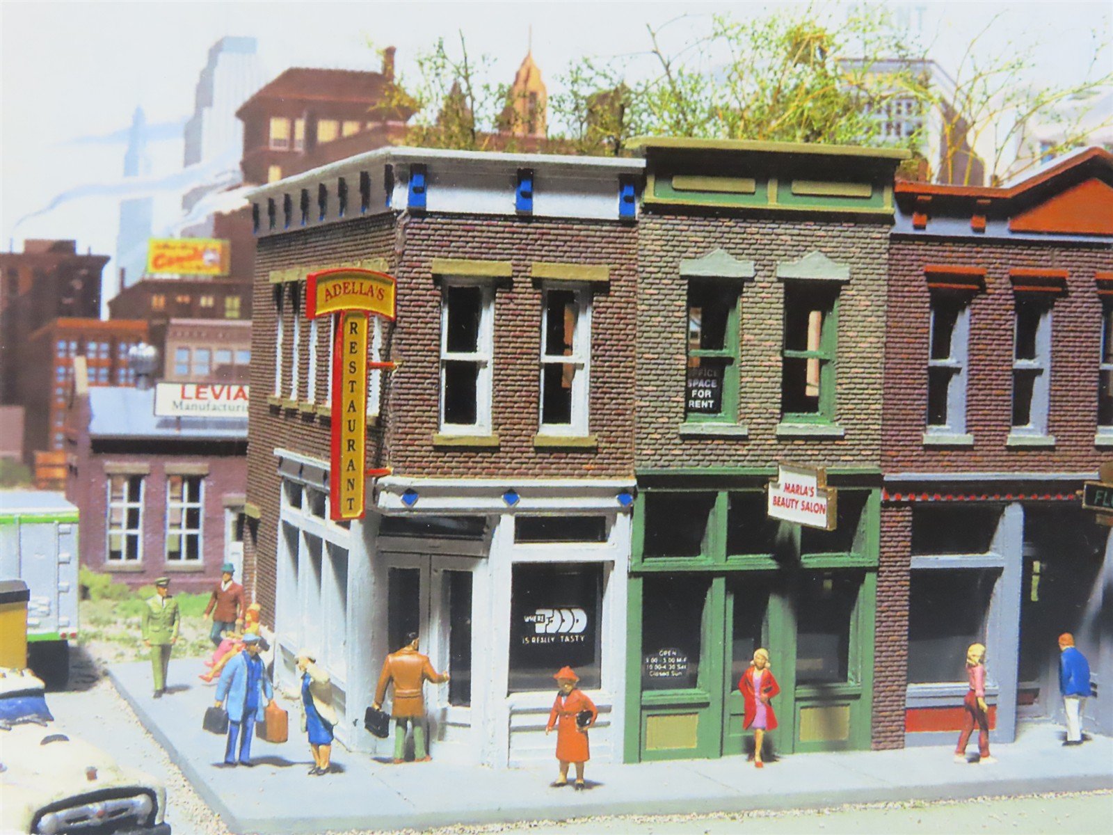 HO Scale Walthers 933-3029 Merchant's Row I Building Kit