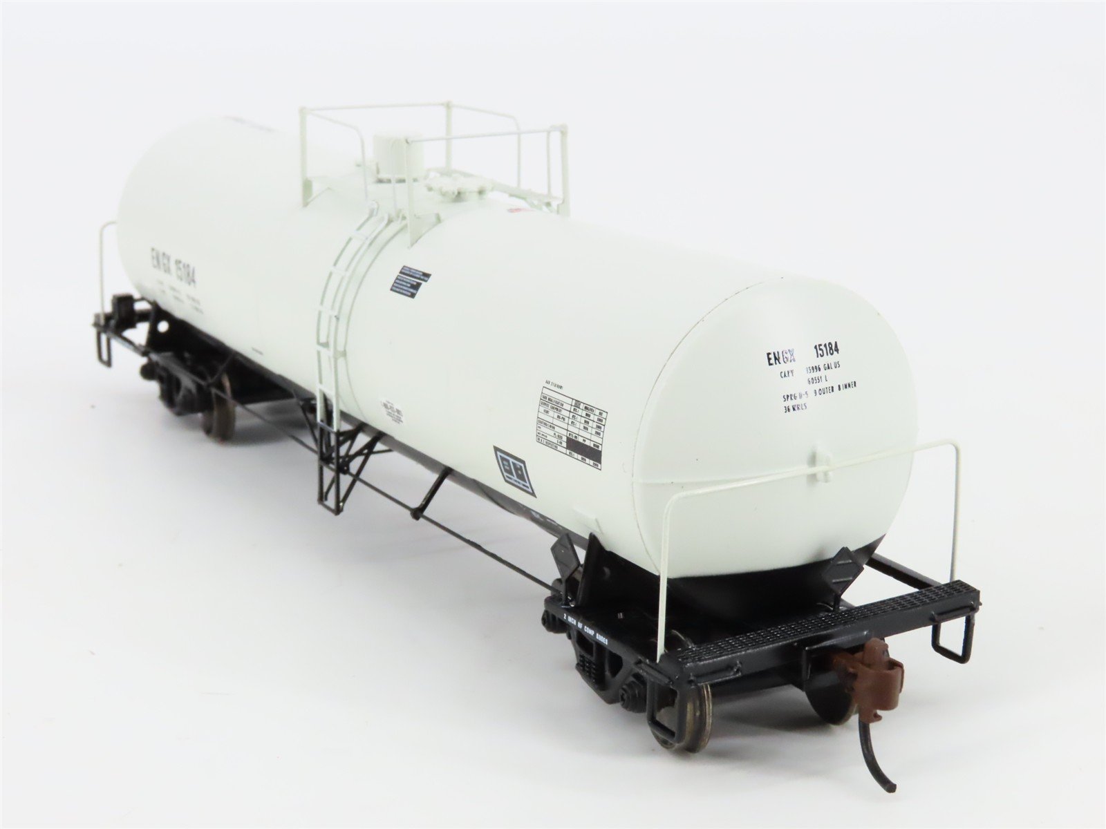 HO Scale Athearn 94823 ENGX Engelhard Corporation Clay Tank Cars 3-Pack